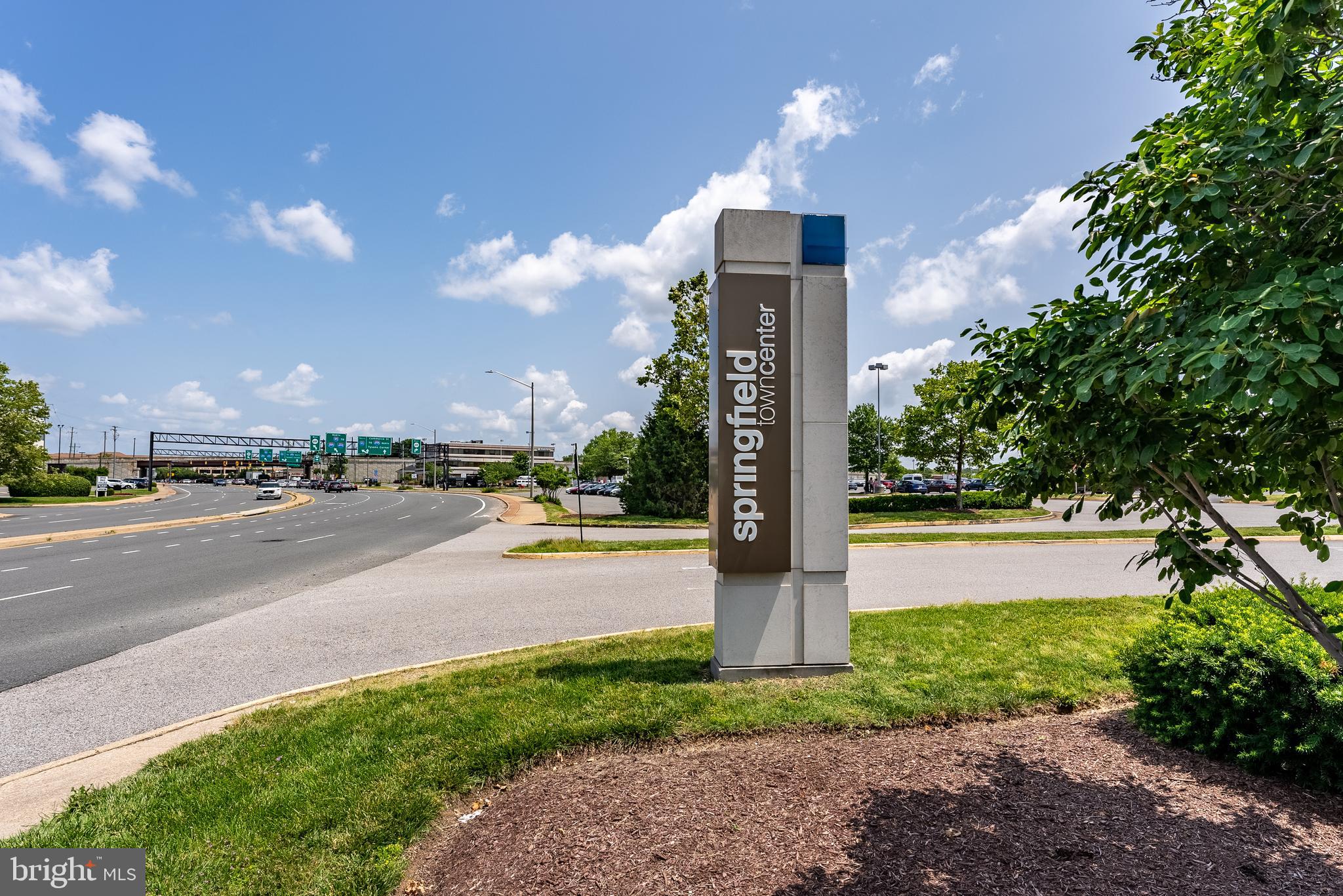 LYNBROOK - Residential