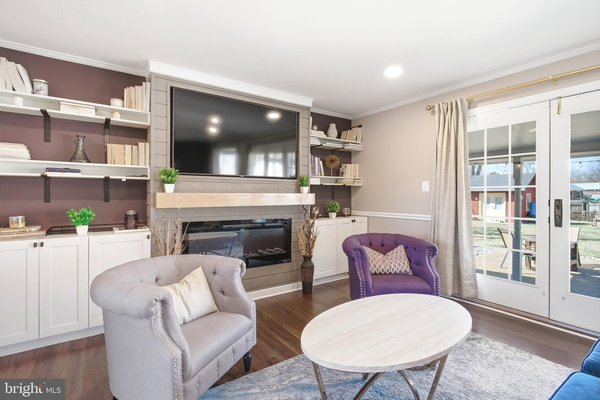 LYNBROOK - Residential