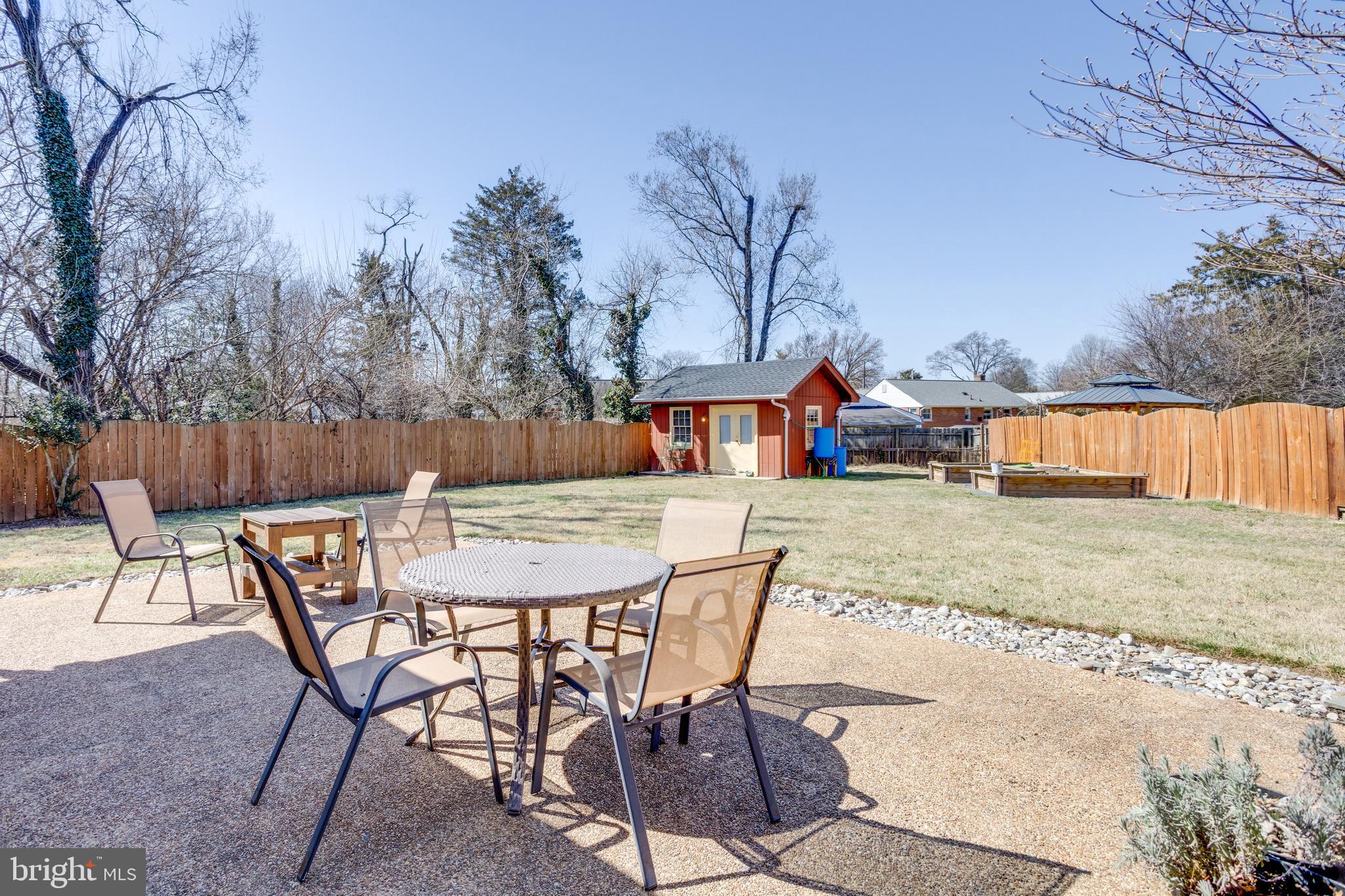 LYNBROOK - Residential