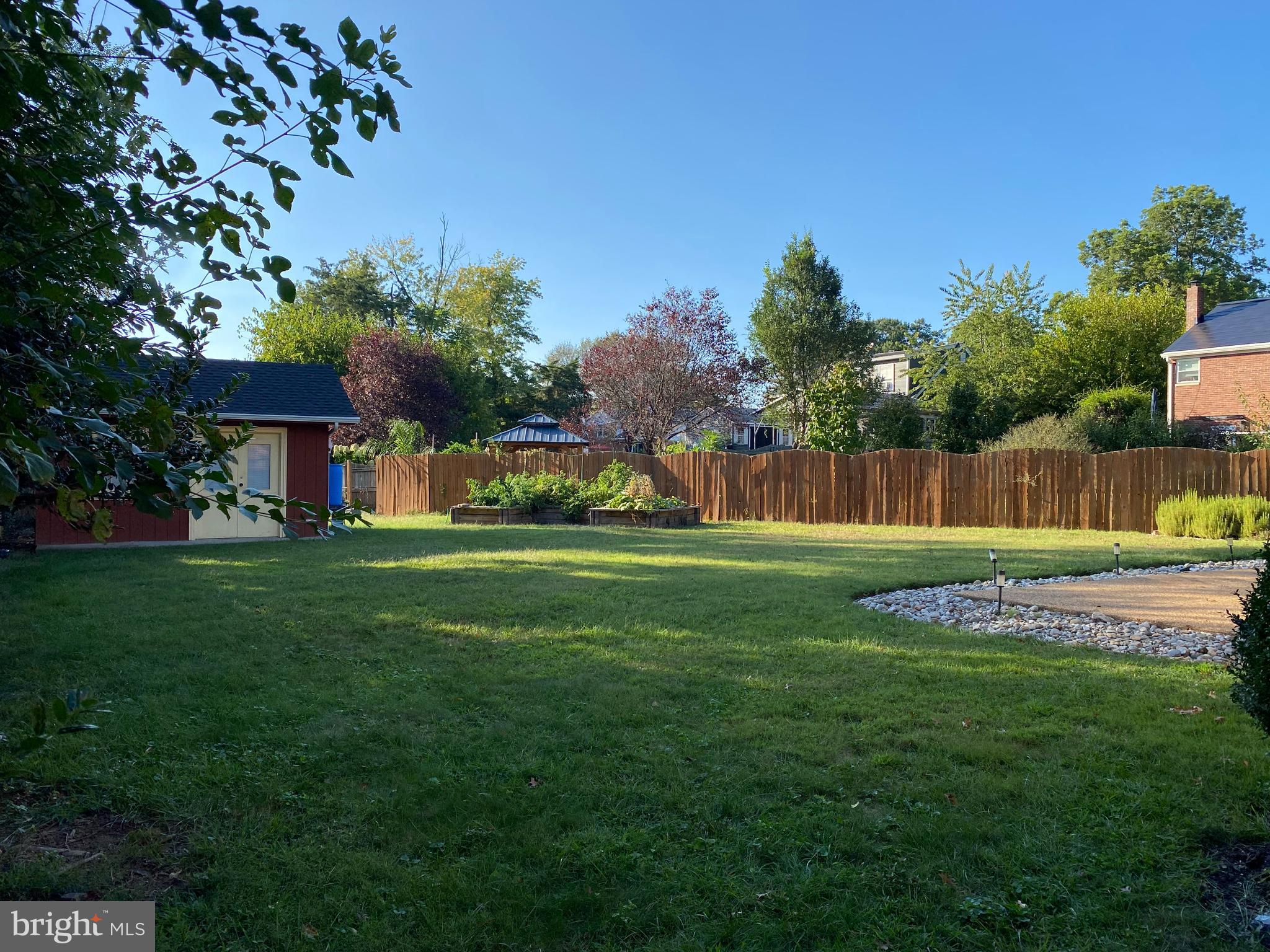 LYNBROOK - Residential