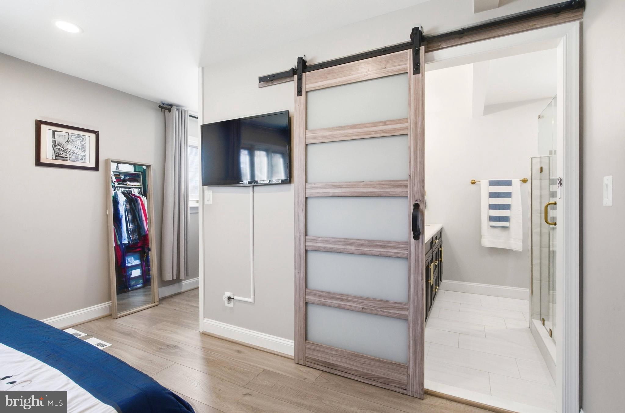 LYNBROOK - Residential