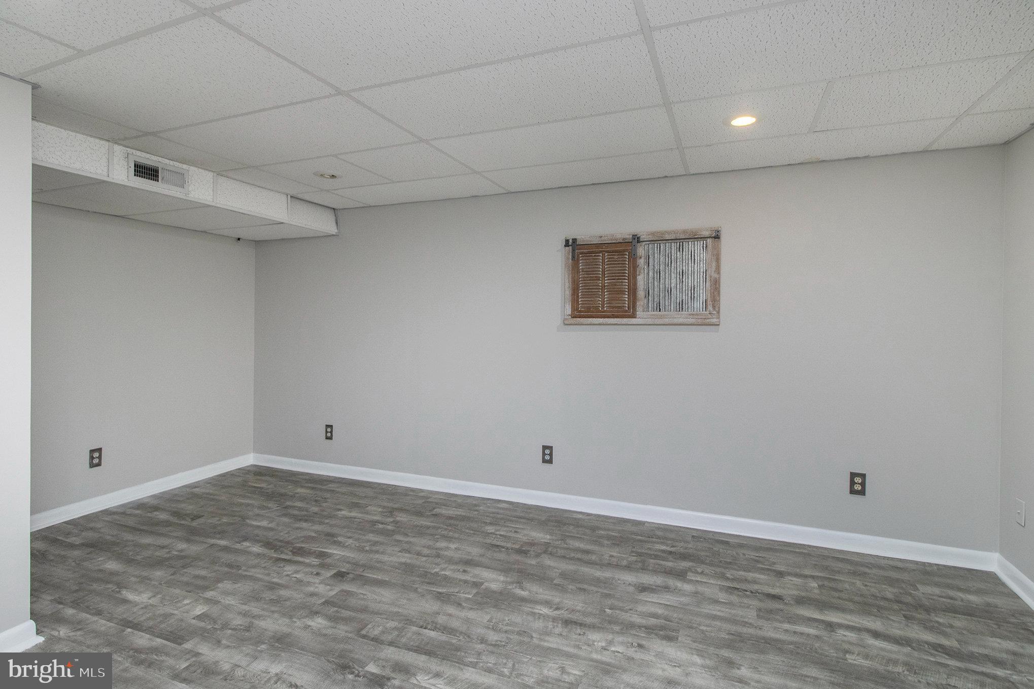 HAMLET MEWS - Residential Lease