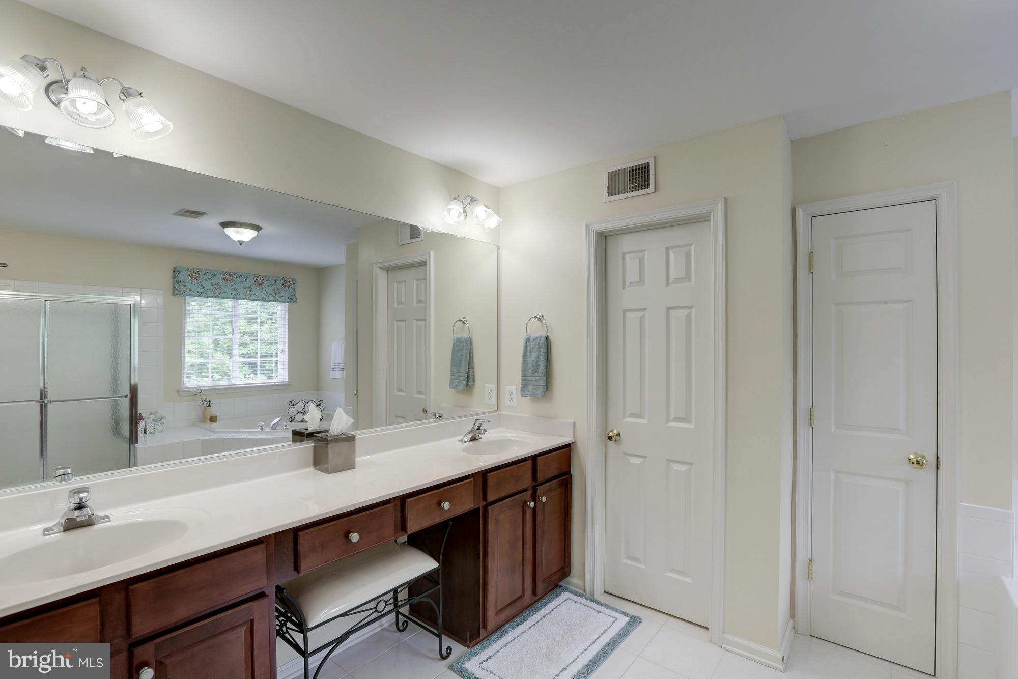 JACOBS WOODS - Residential