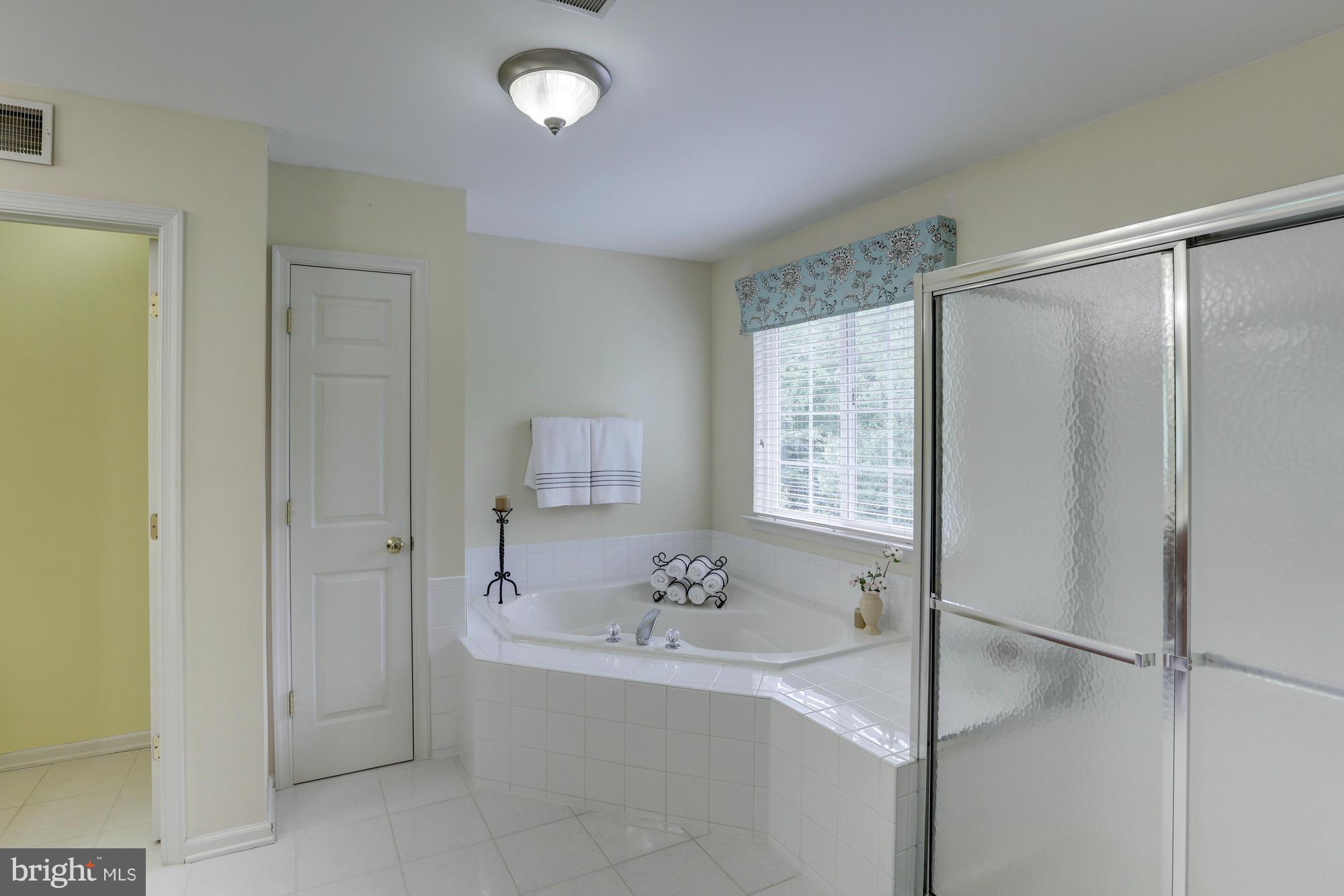 JACOBS WOODS - Residential