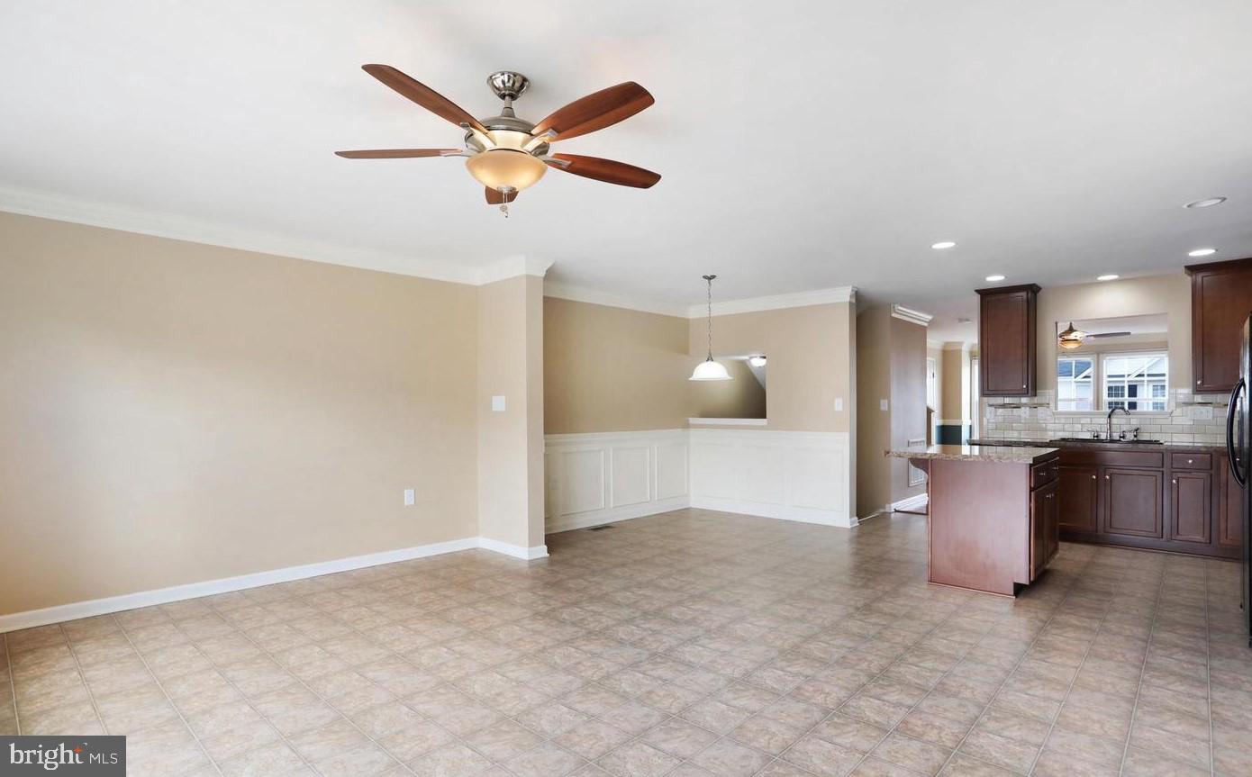 LAKELAND PLACE - Residential Lease