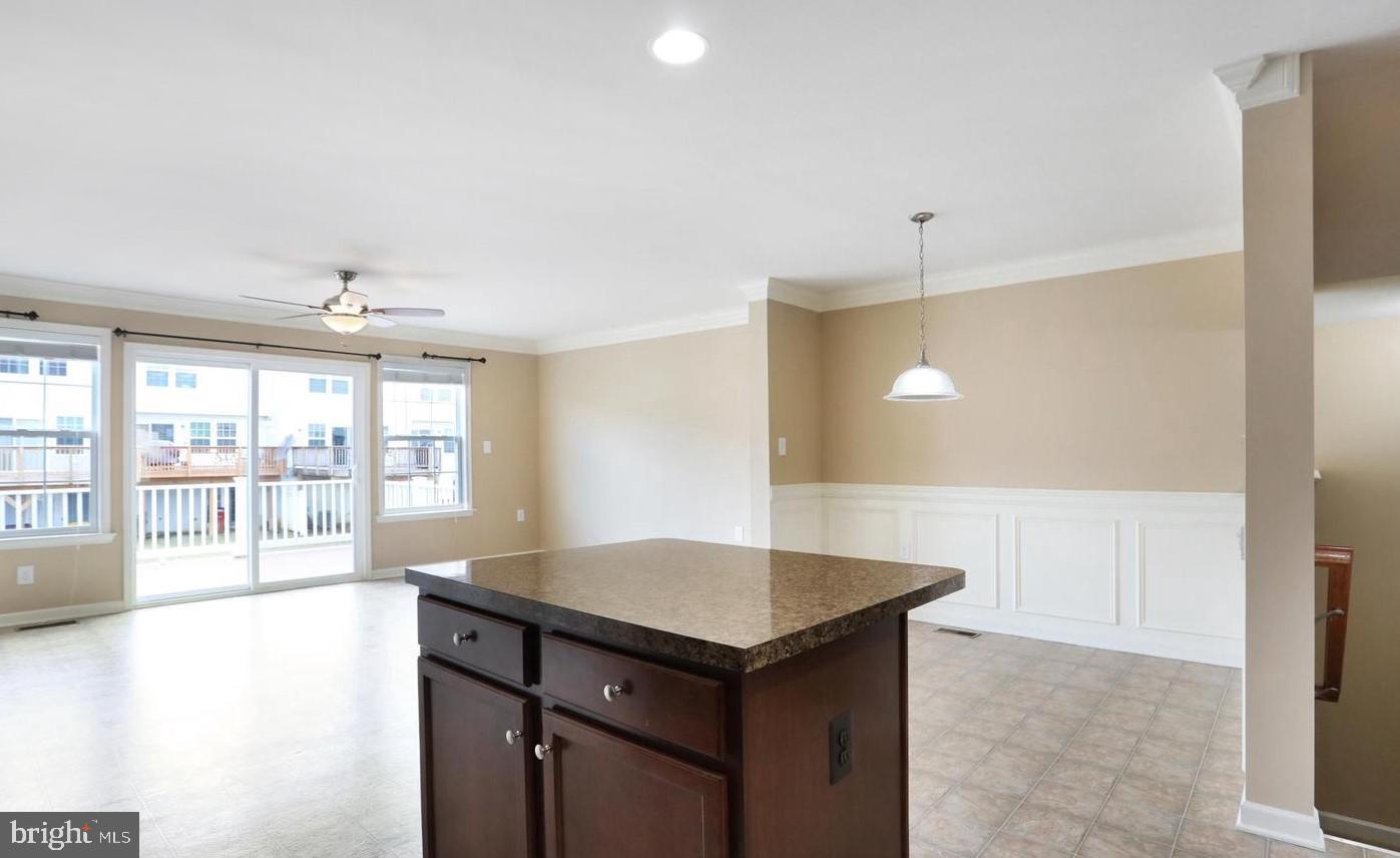 LAKELAND PLACE - Residential Lease