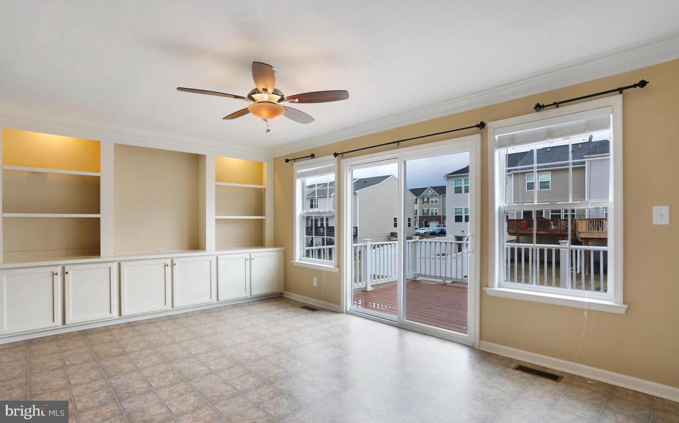 LAKELAND PLACE - Residential Lease