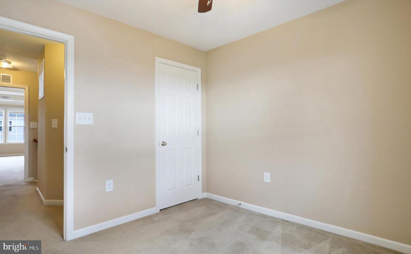 LAKELAND PLACE - Residential Lease