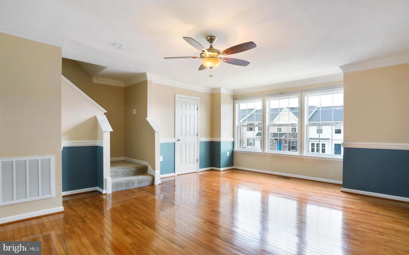 LAKELAND PLACE - Residential Lease