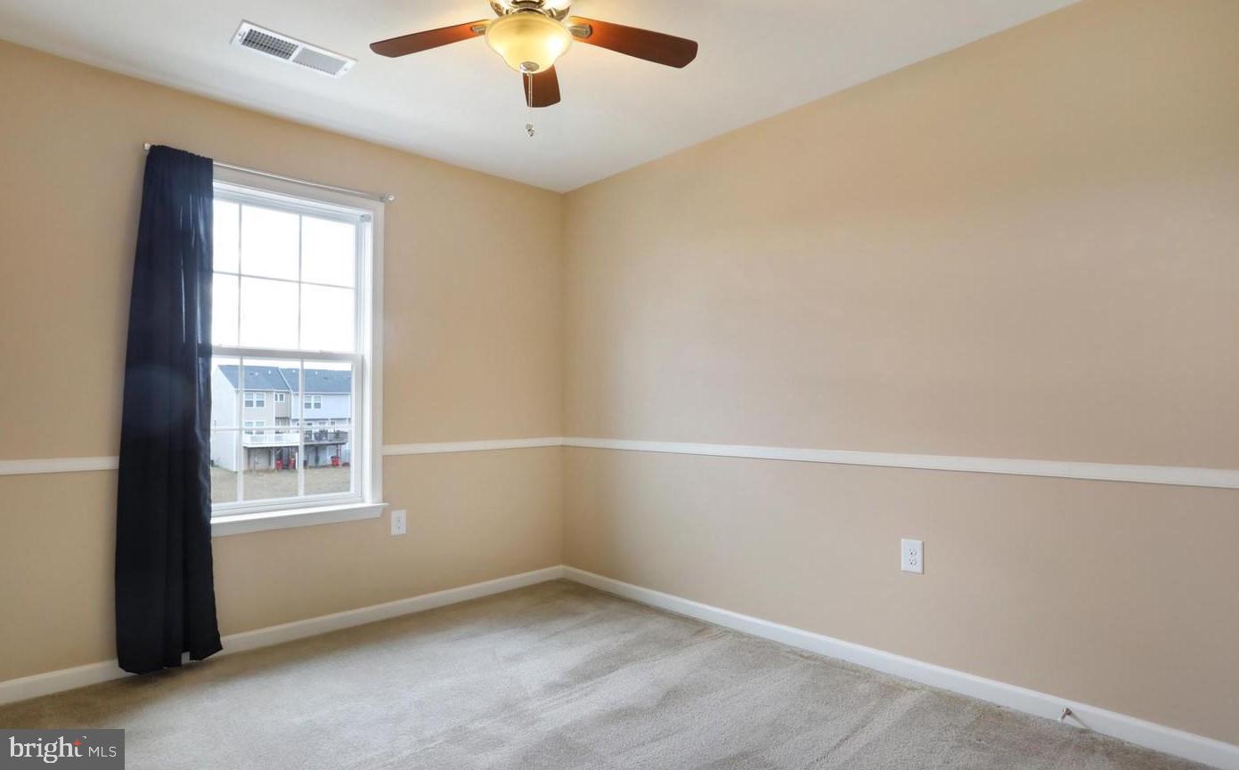 LAKELAND PLACE - Residential Lease