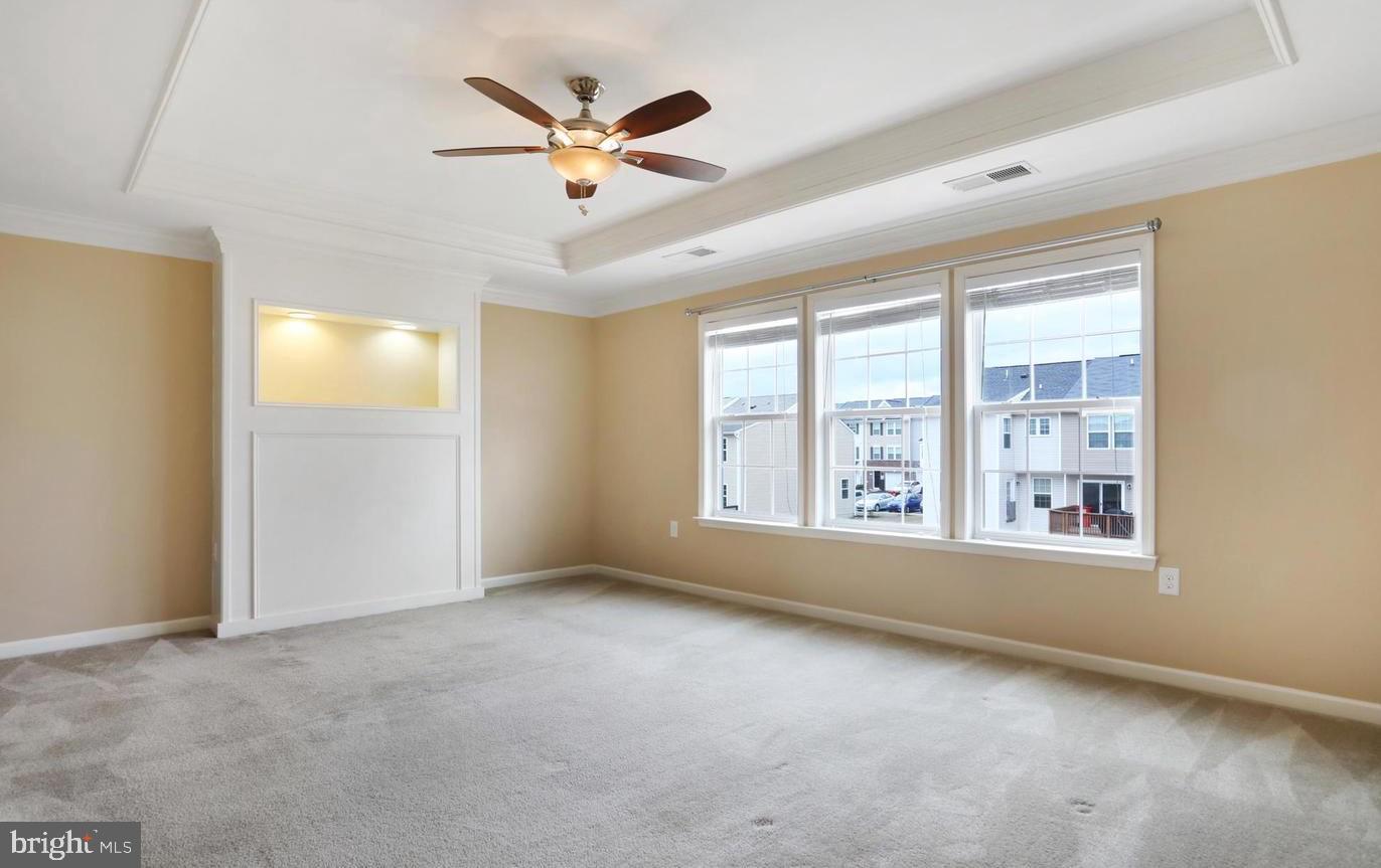 LAKELAND PLACE - Residential Lease