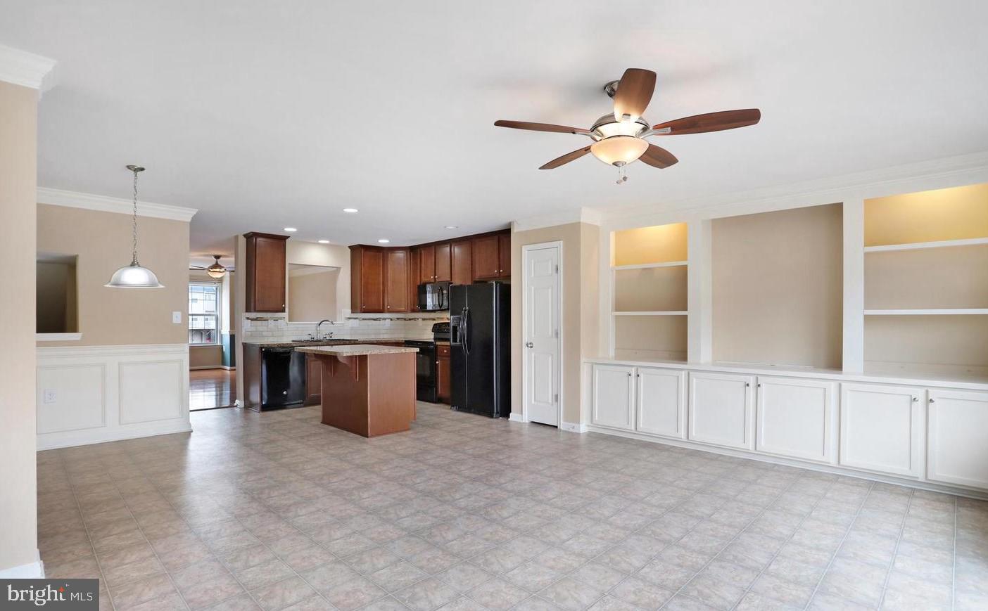 LAKELAND PLACE - Residential Lease