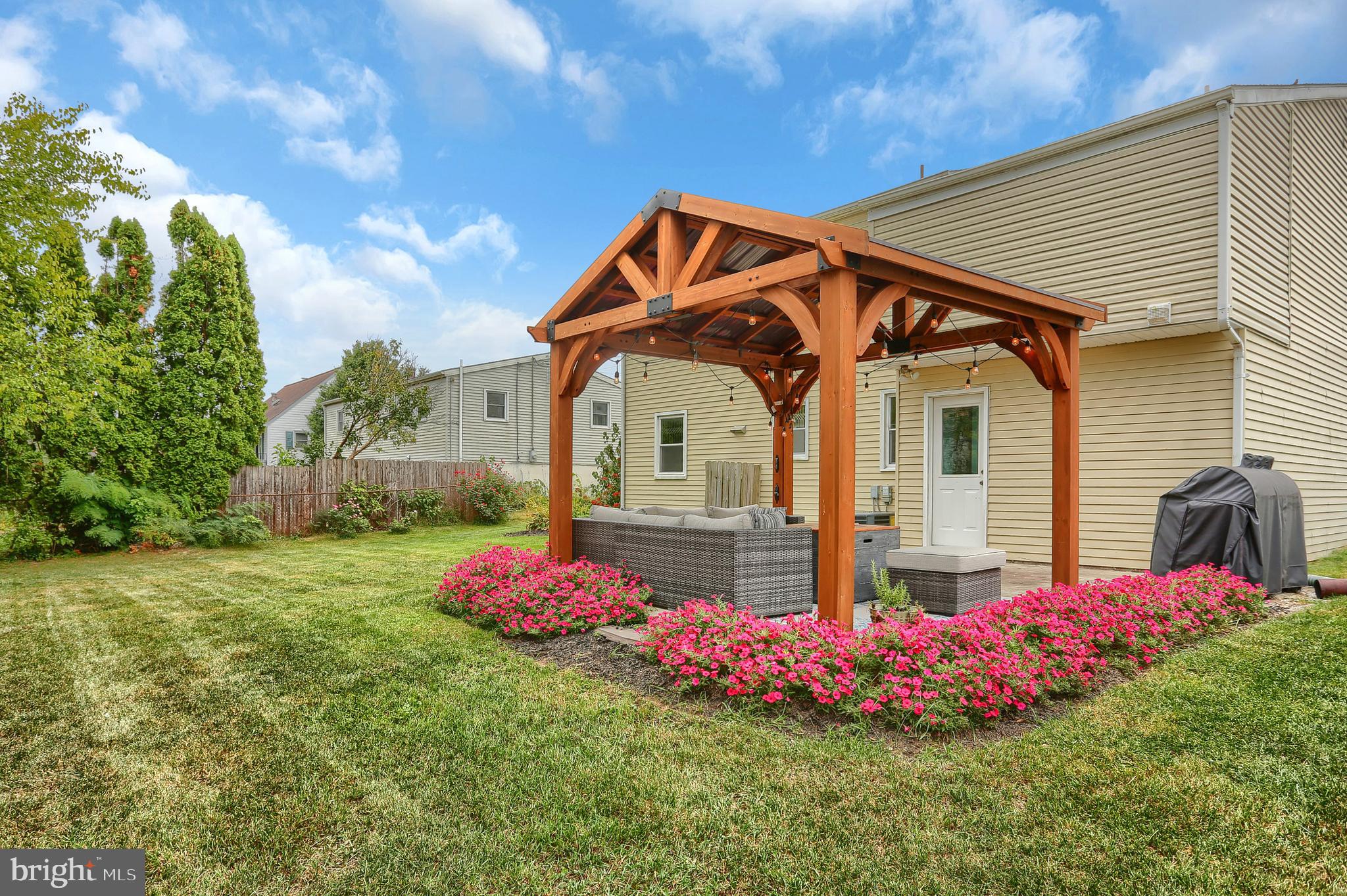 VALLEY STREAM ESTATES - Residential