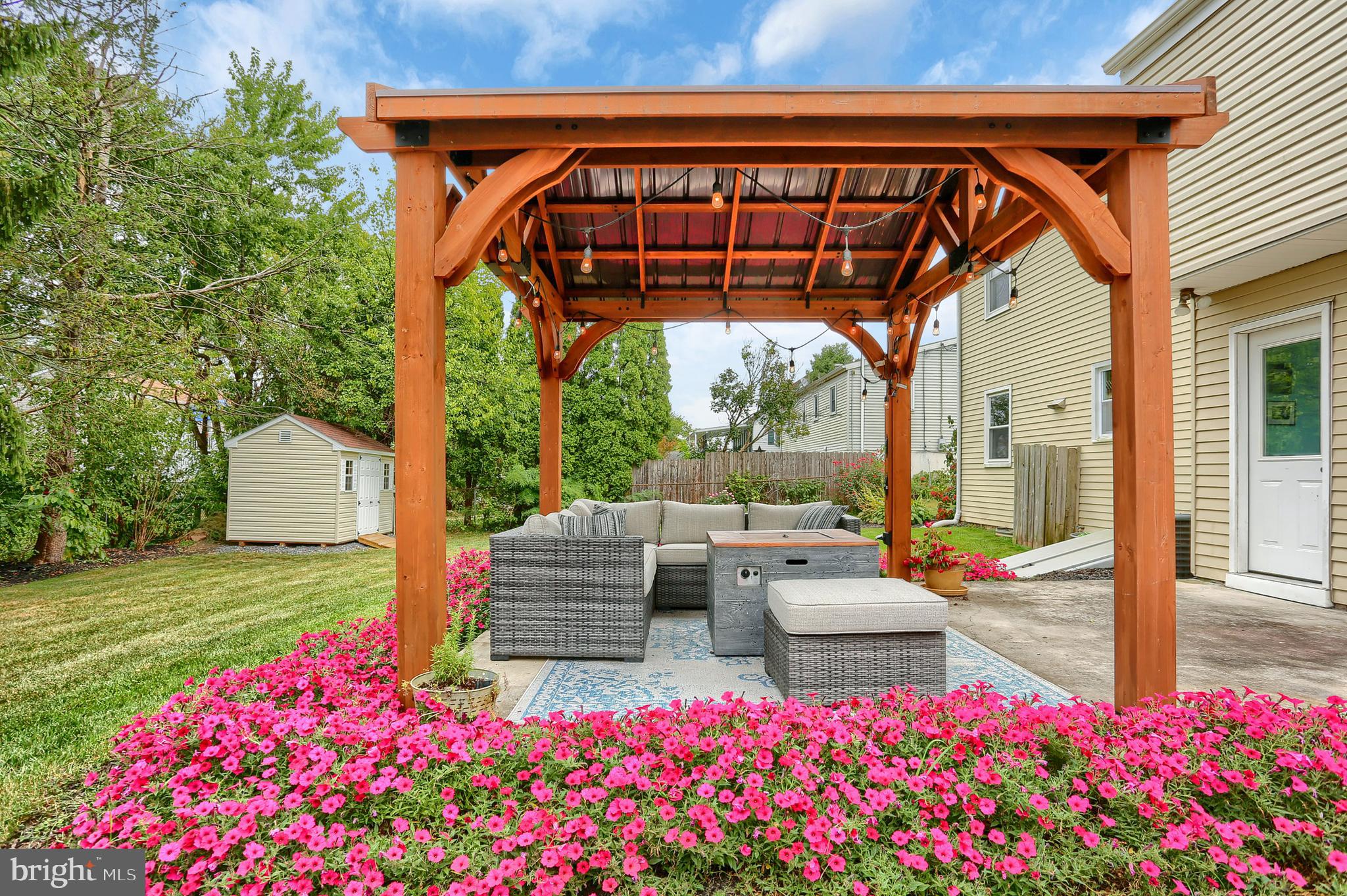 VALLEY STREAM ESTATES - Residential