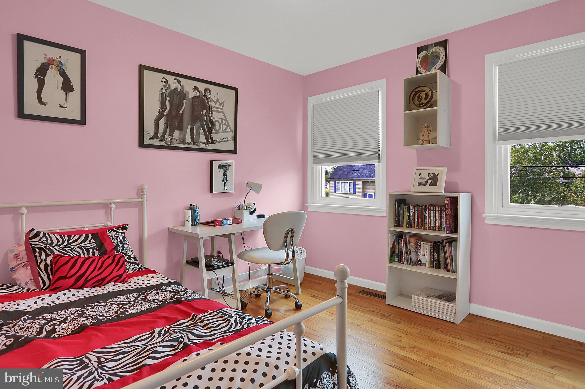 VALLEY STREAM ESTATES - Residential