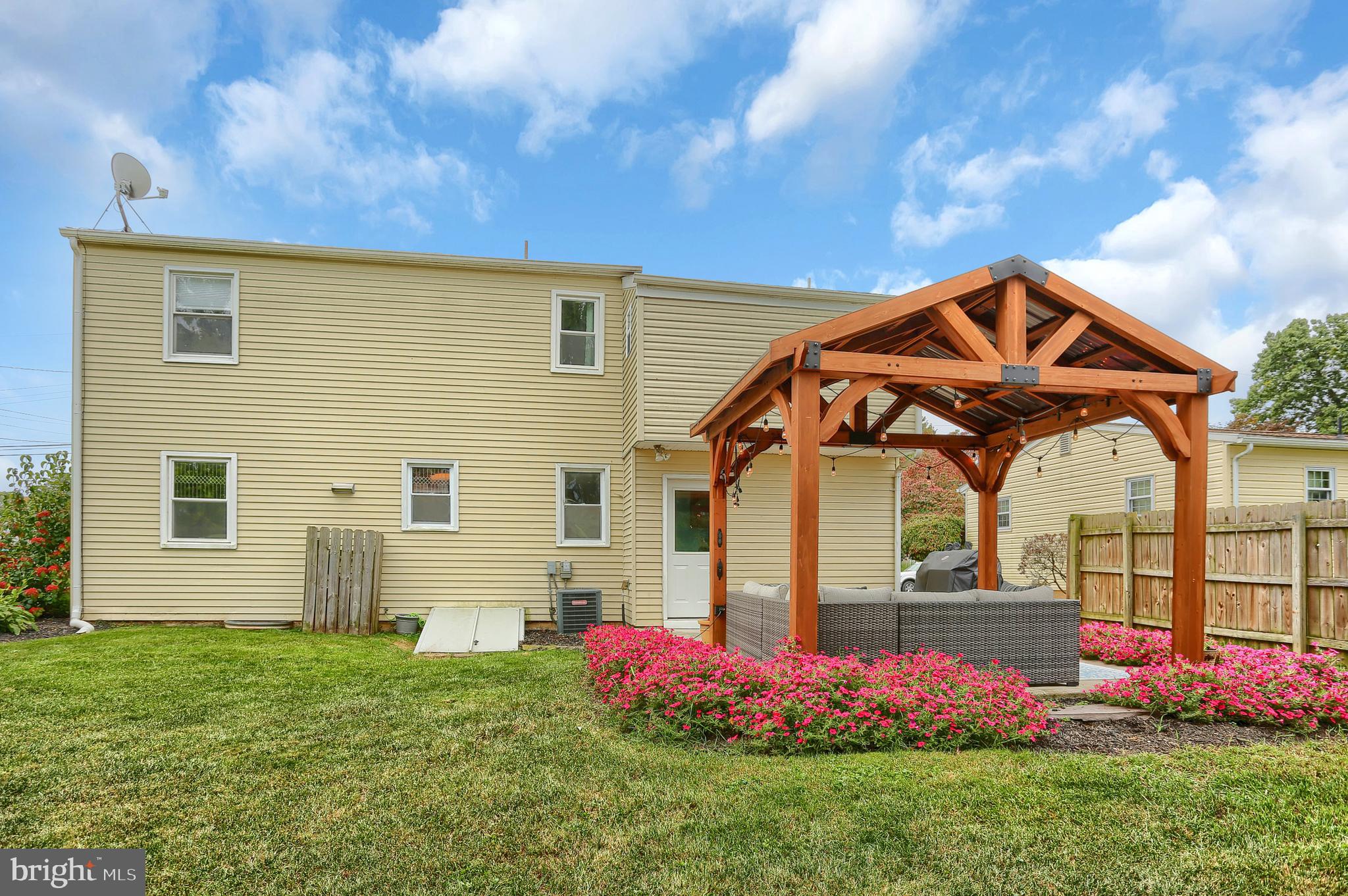 VALLEY STREAM ESTATES - Residential