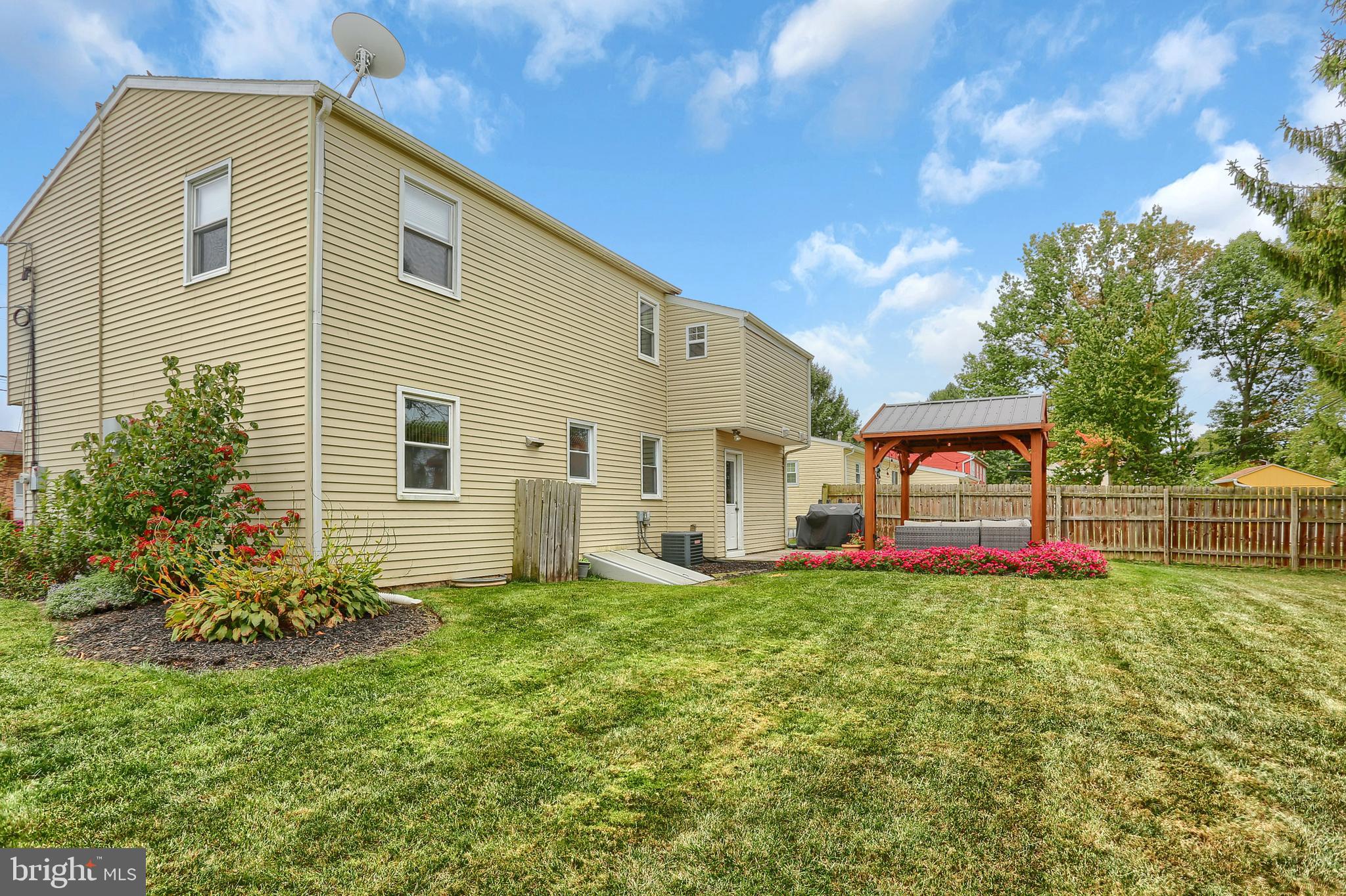 VALLEY STREAM ESTATES - Residential