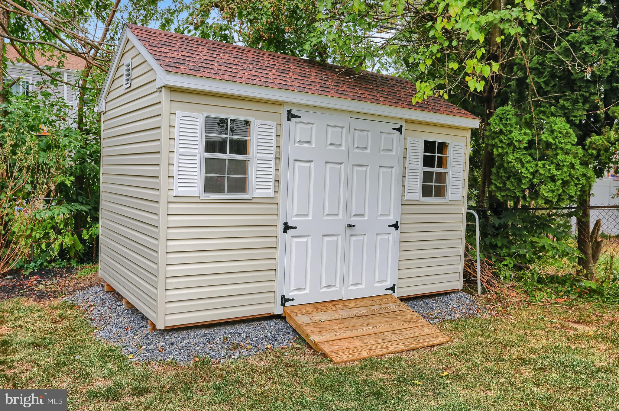 VALLEY STREAM ESTATES - Residential