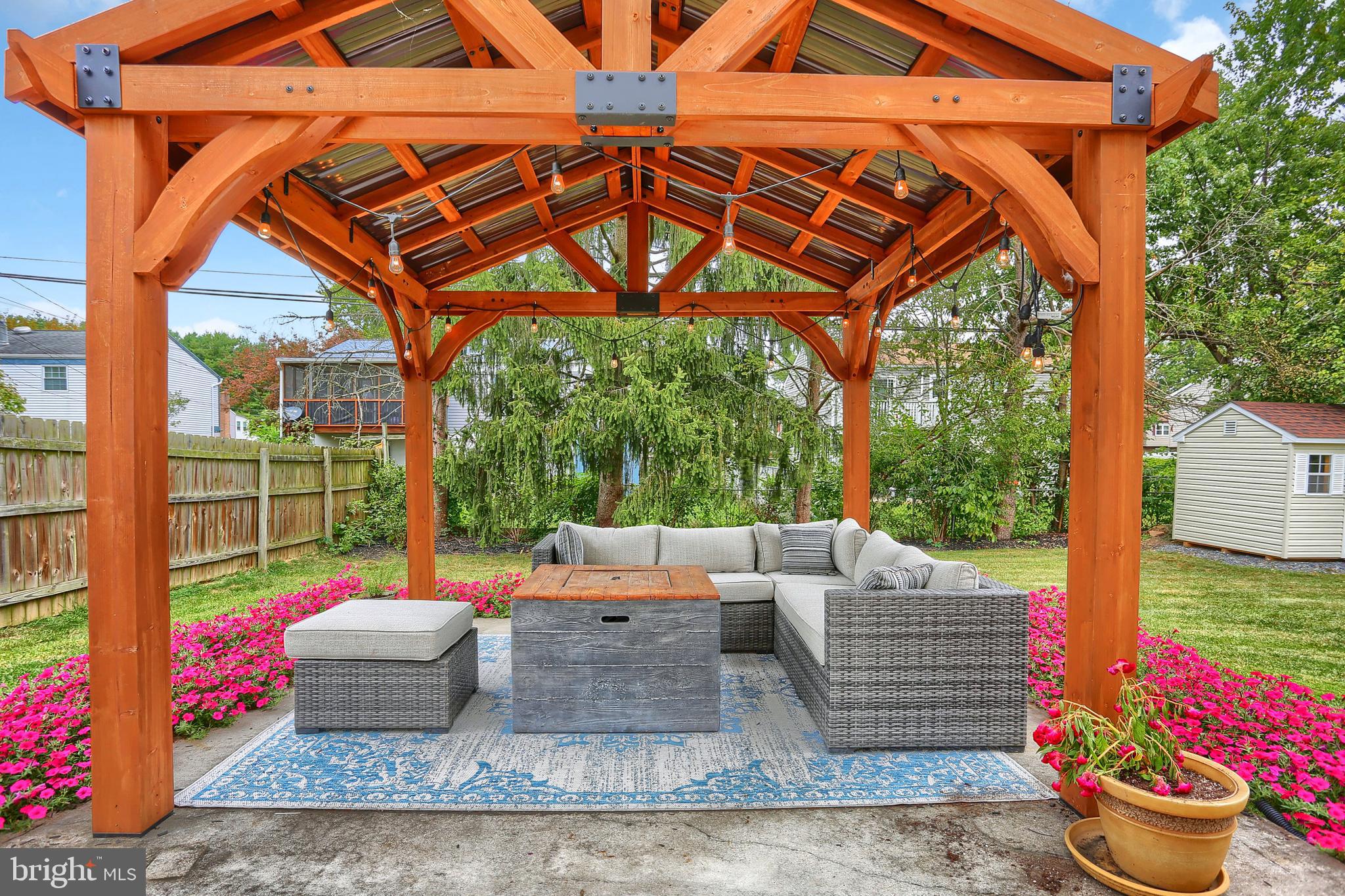 VALLEY STREAM ESTATES - Residential