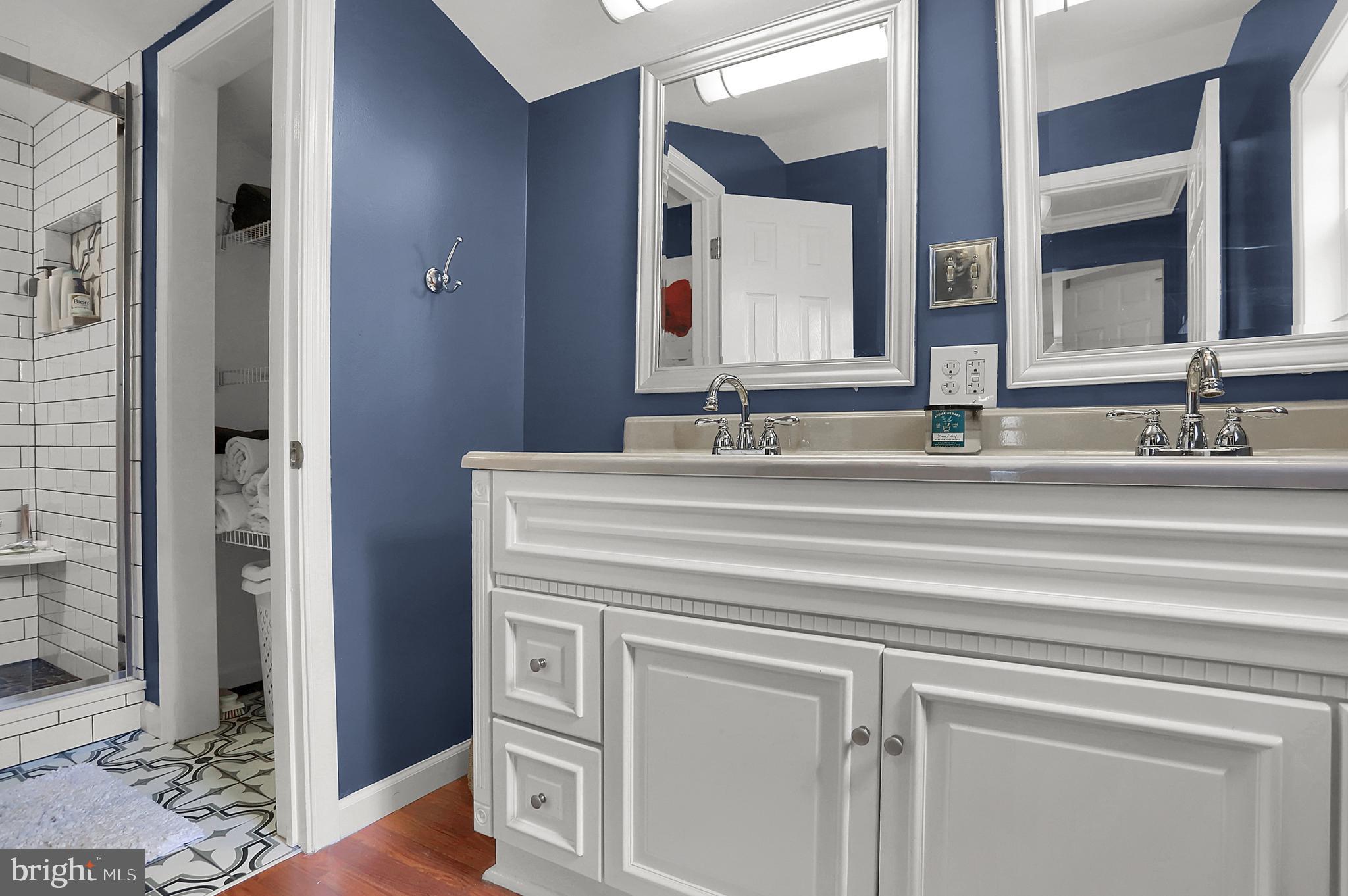 VALLEY STREAM ESTATES - Residential