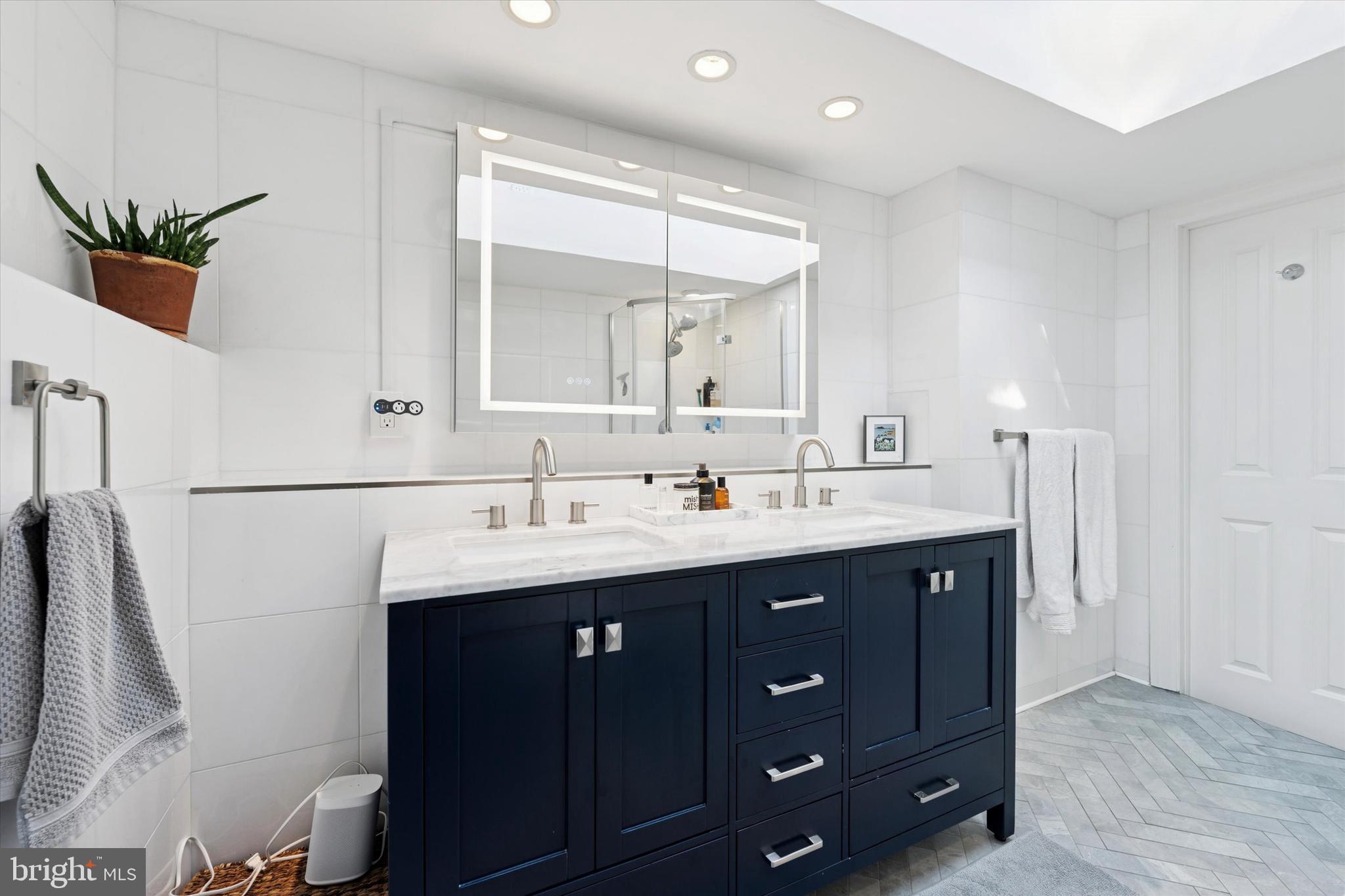 WASHINGTON SQ WEST - Residential