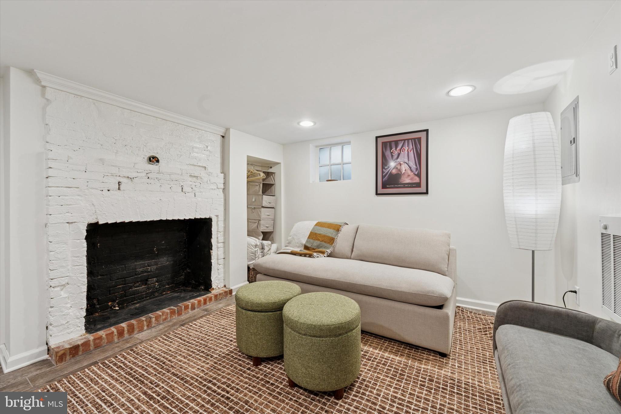 WASHINGTON SQ WEST - Residential