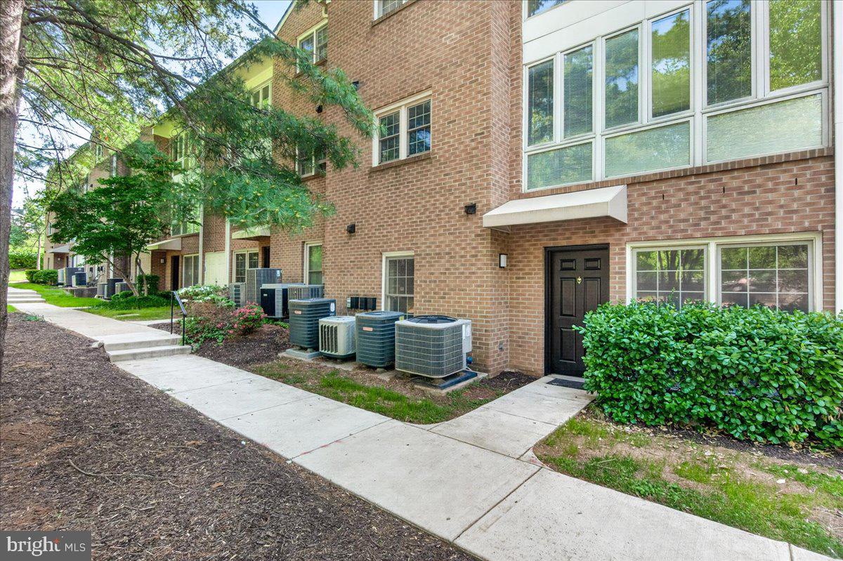 5700 BREWER HOUSE CIRCLE T3-11