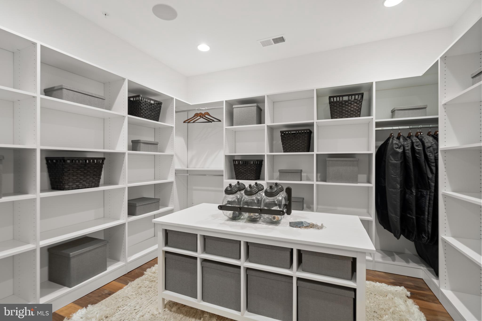 BRAMBLETON TOWN CENTER - Residential