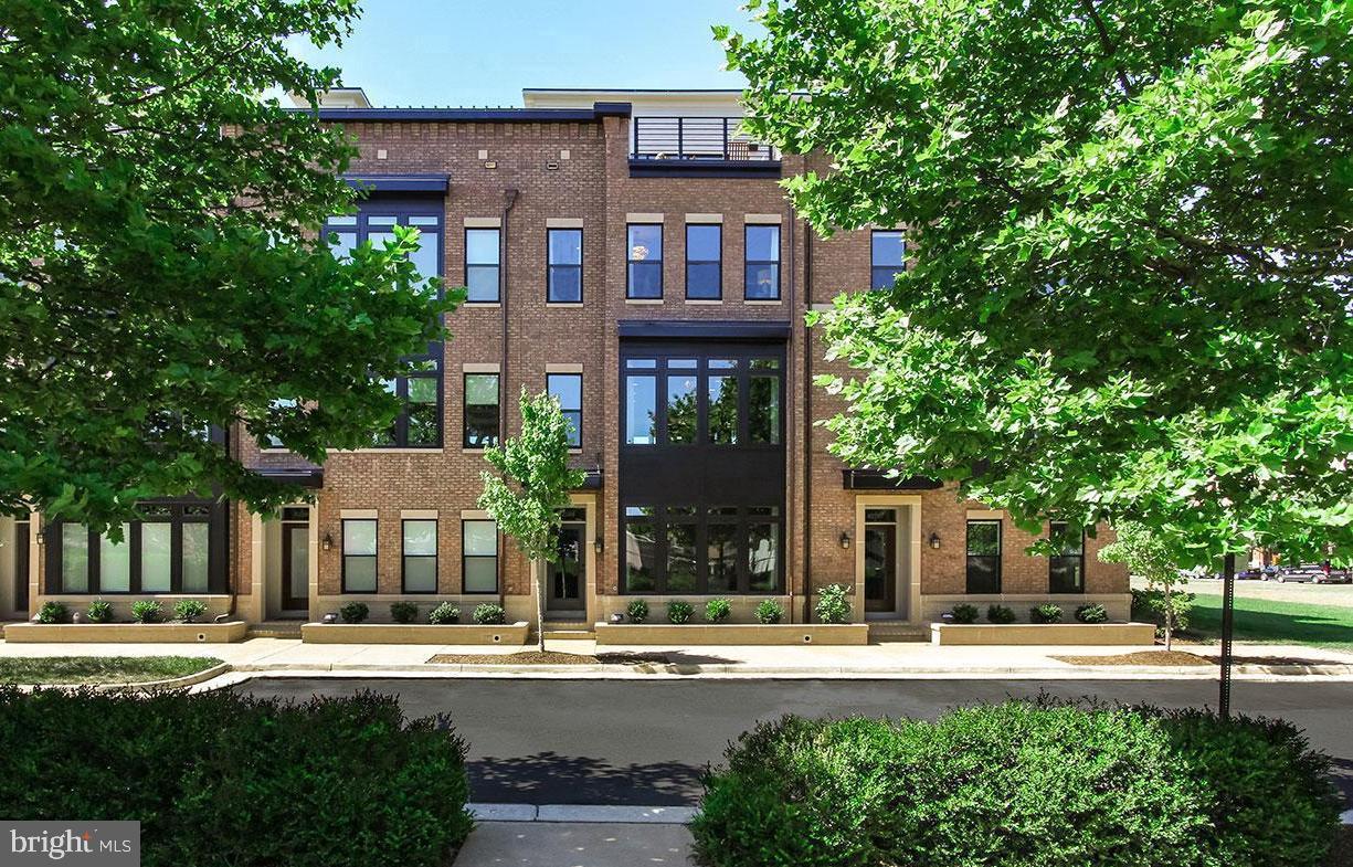 BRAMBLETON TOWN CENTER - Residential