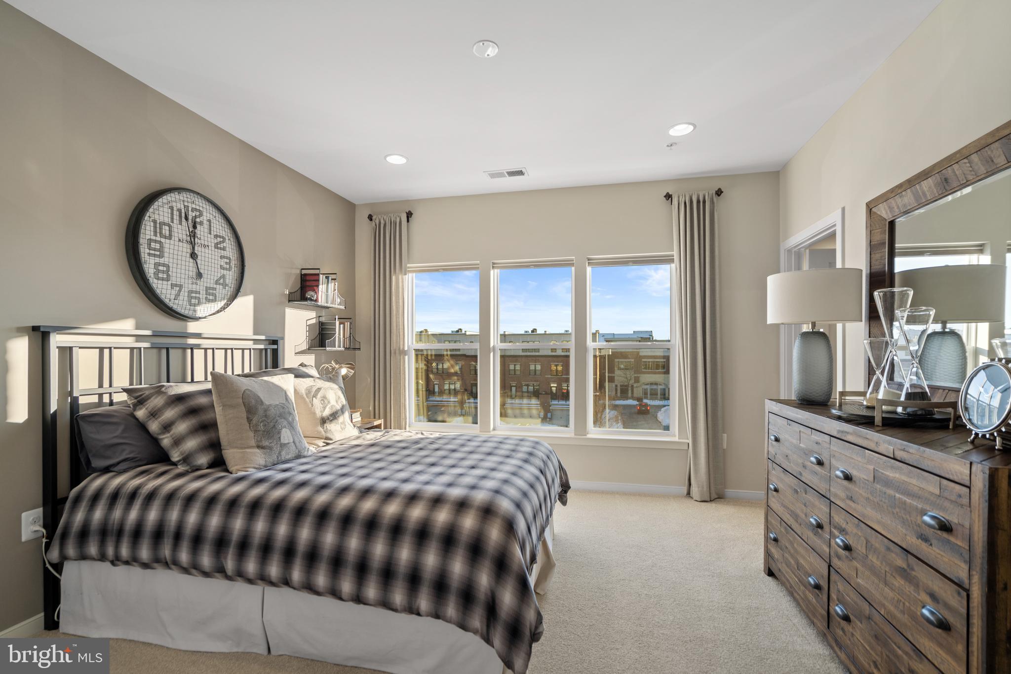 BRAMBLETON TOWN CENTER - Residential