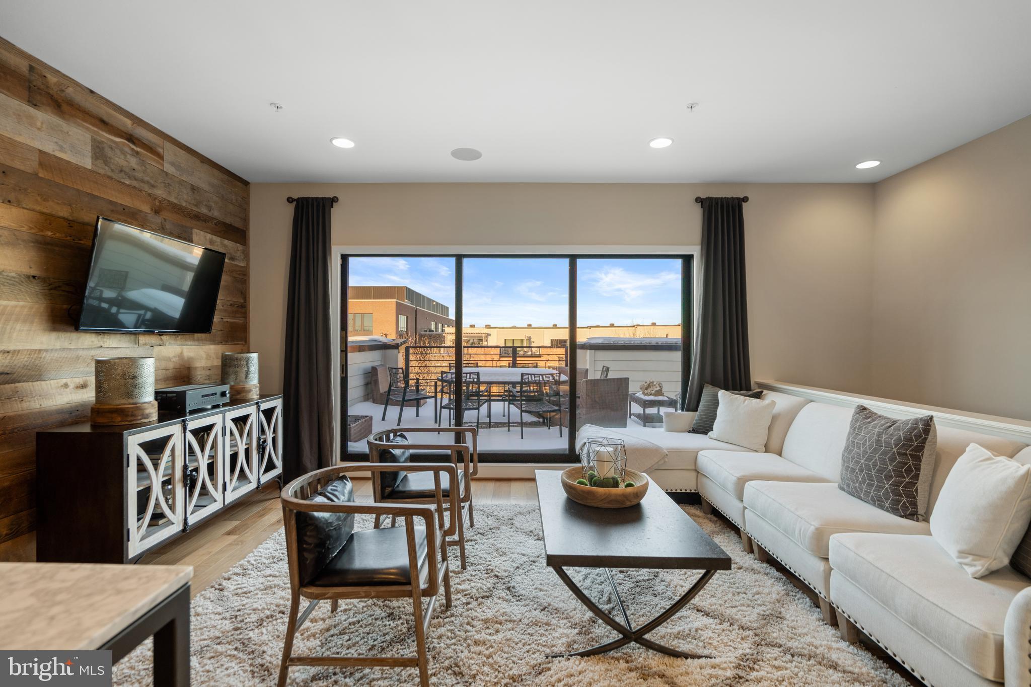 BRAMBLETON TOWN CENTER - Residential