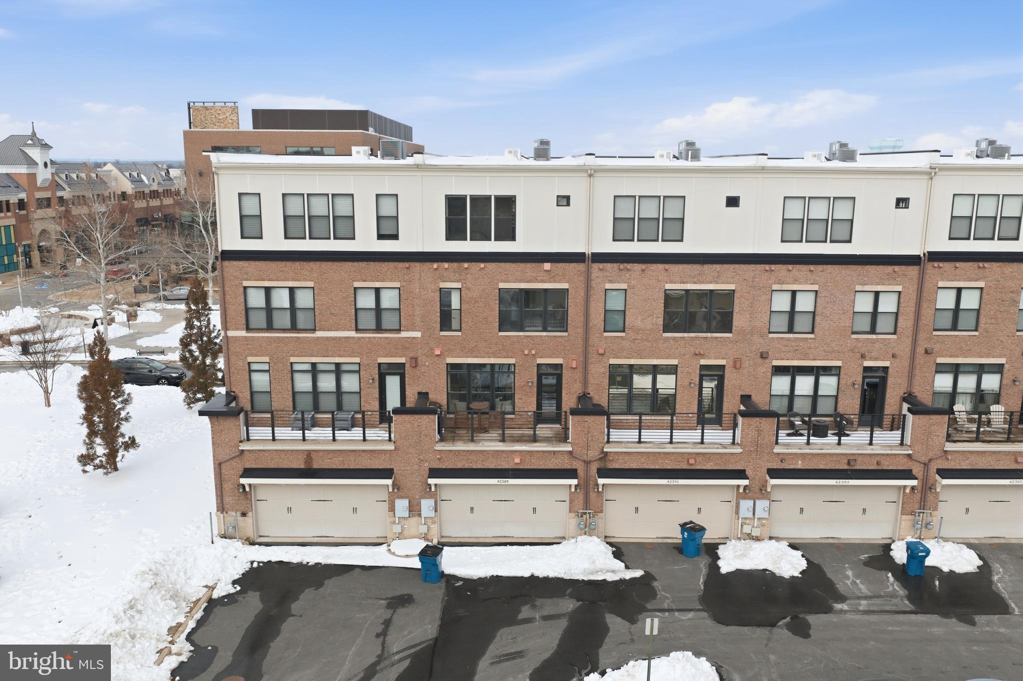 BRAMBLETON TOWN CENTER - Residential