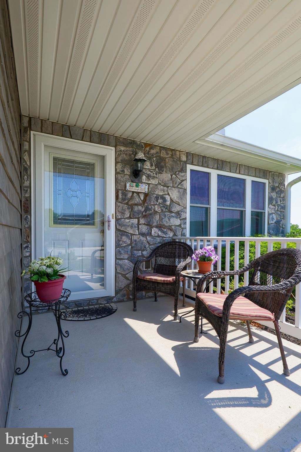 LAUREL MANOR - Residential