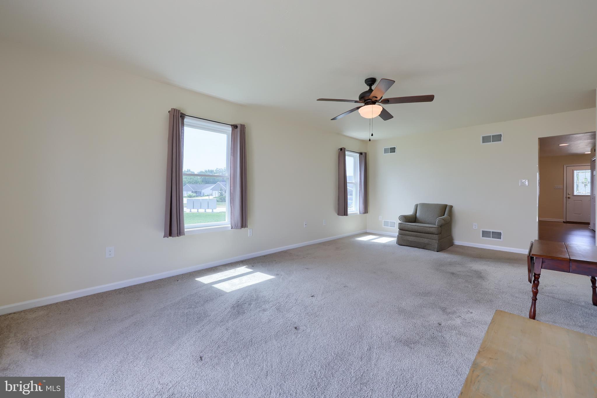 LAUREL MANOR - Residential