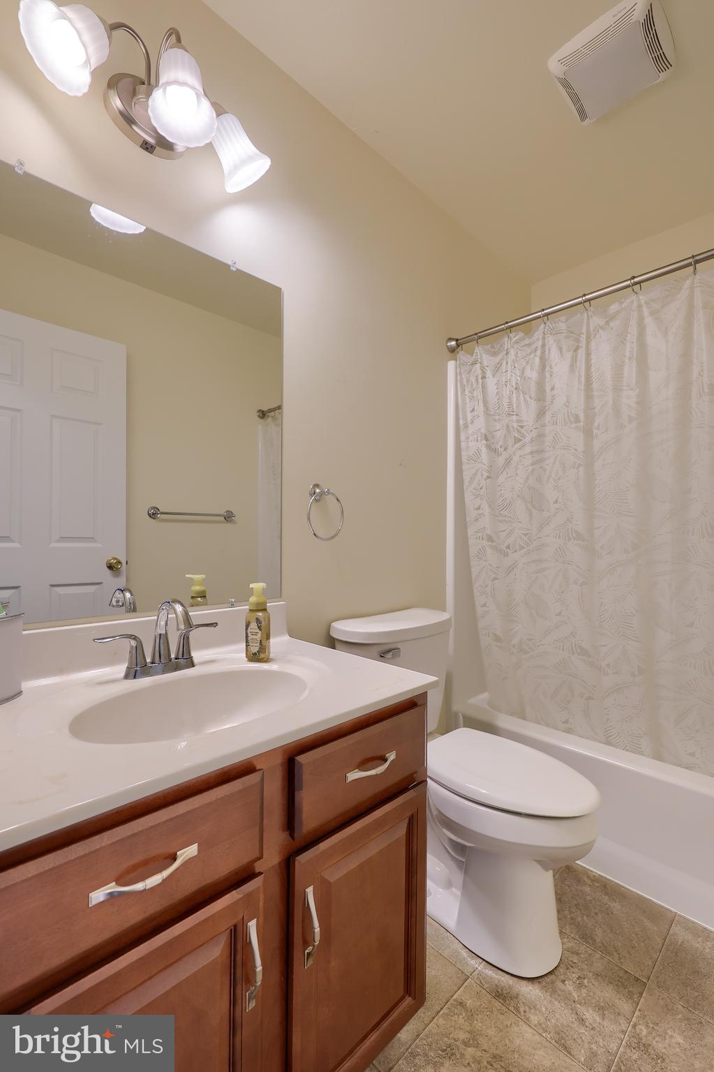 LAUREL MANOR - Residential