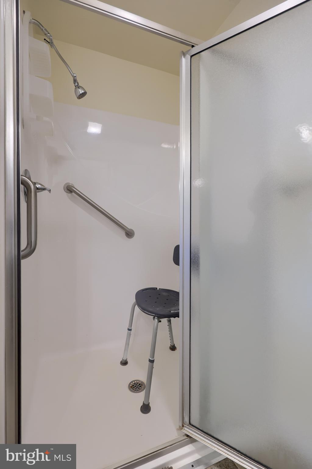 LAUREL MANOR - Residential