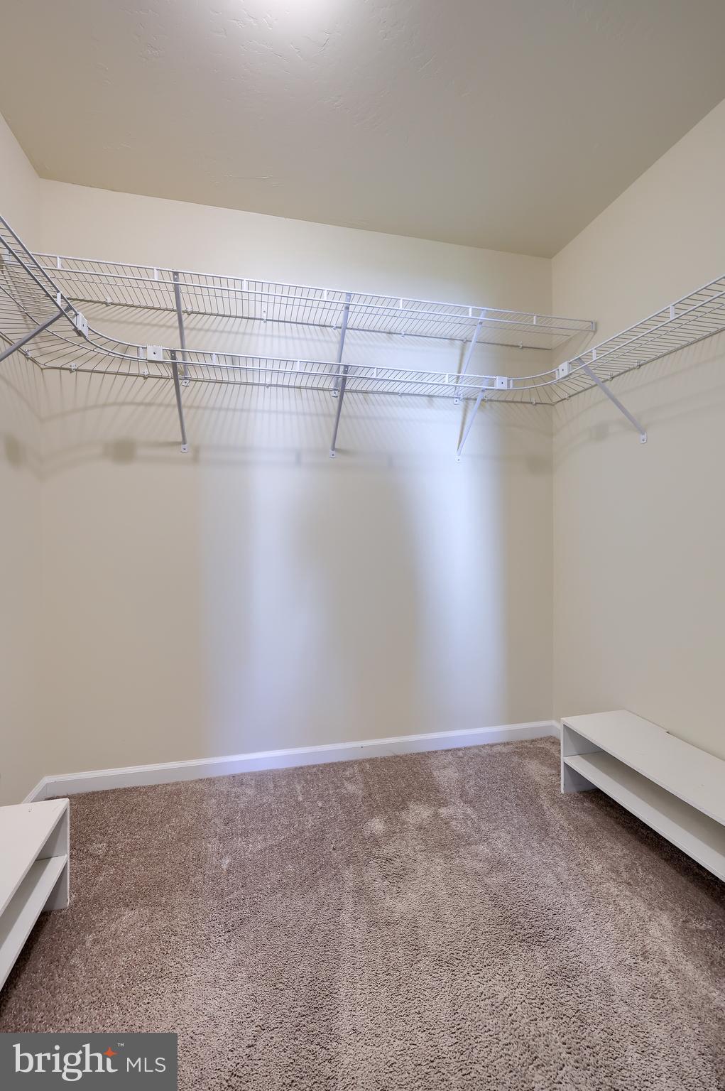 LAUREL MANOR - Residential