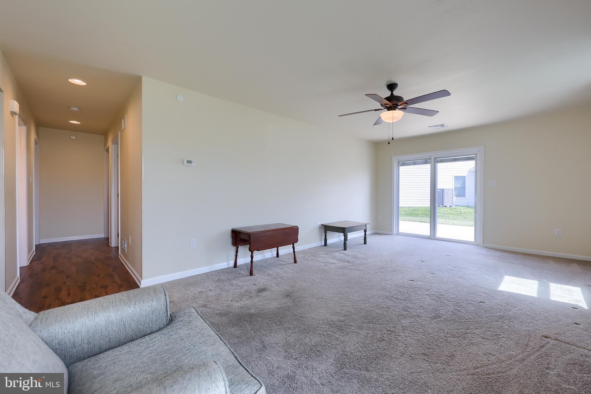 LAUREL MANOR - Residential