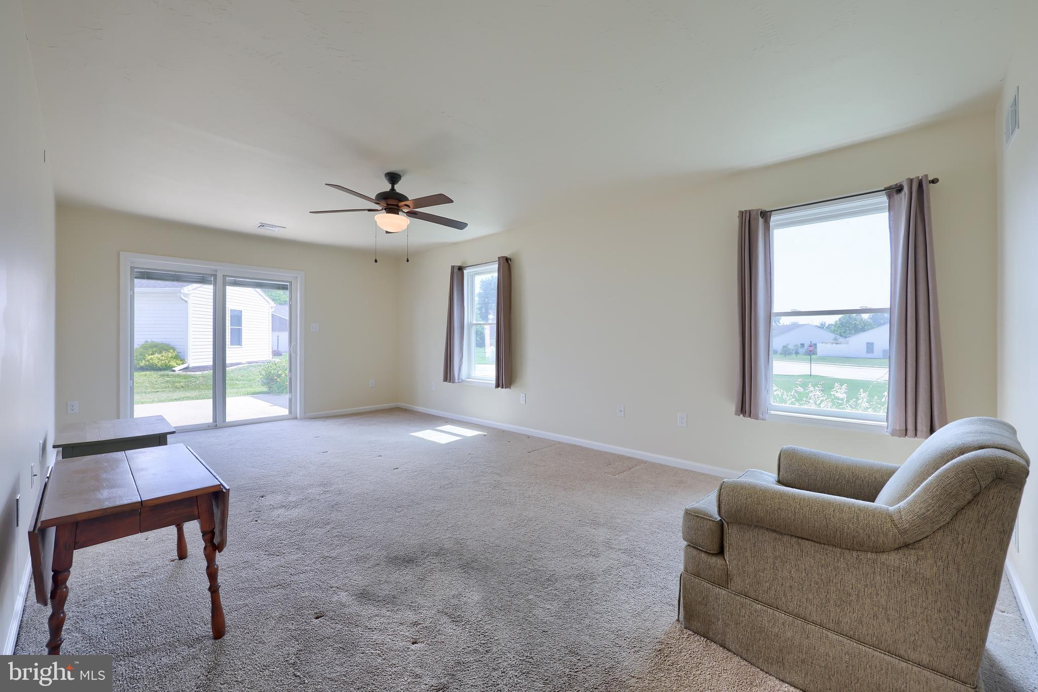 LAUREL MANOR - Residential