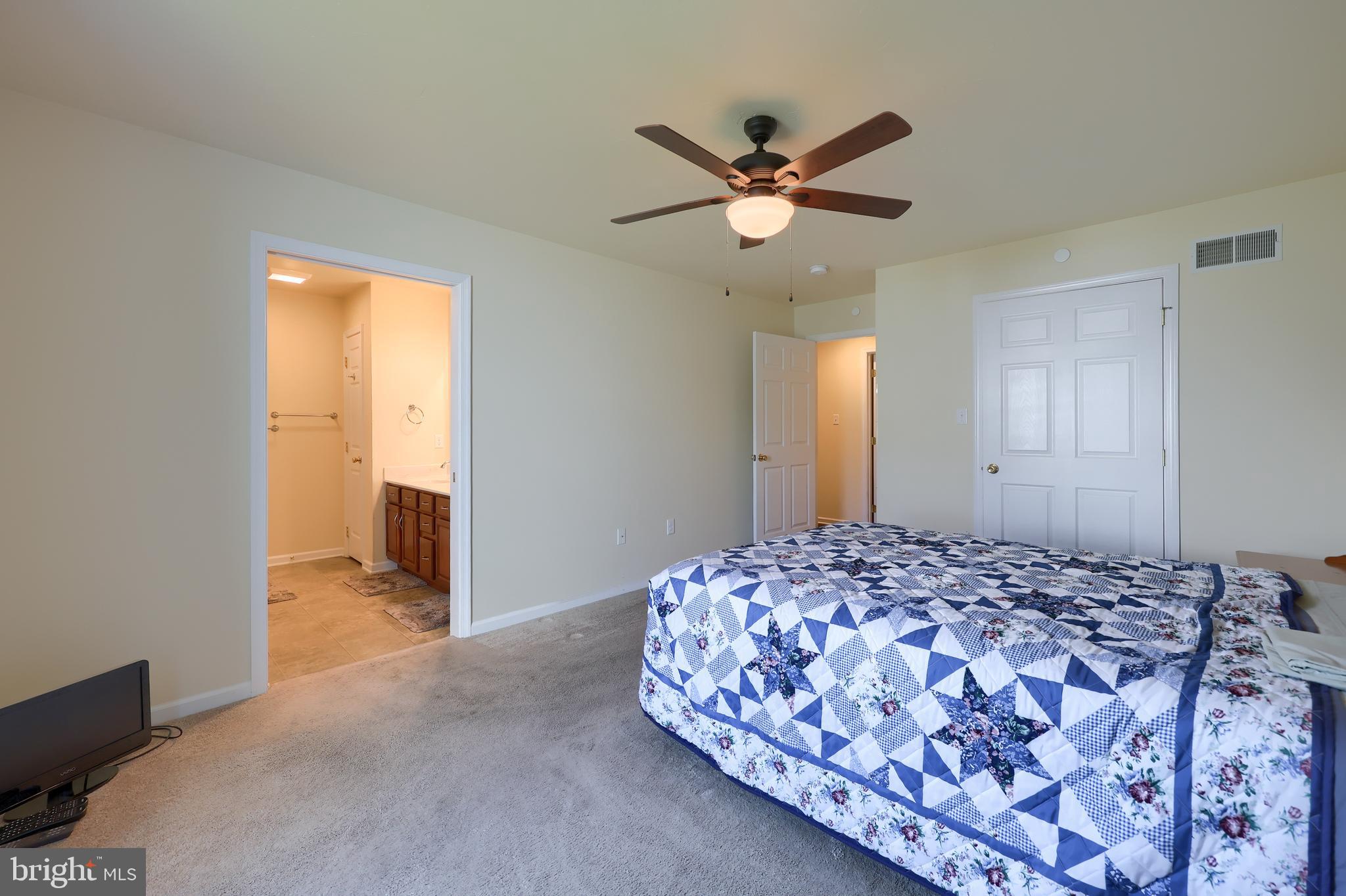 LAUREL MANOR - Residential