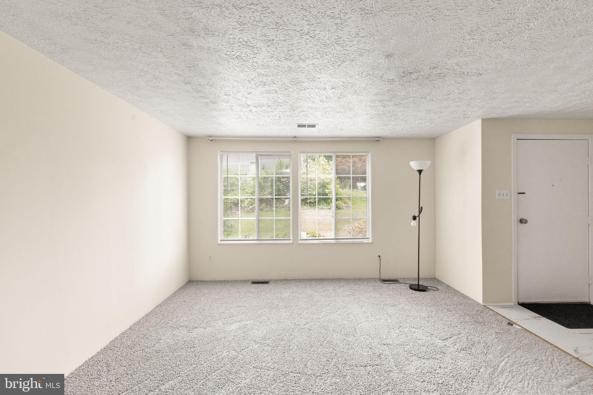 HALLFIELD MANOR - Residential