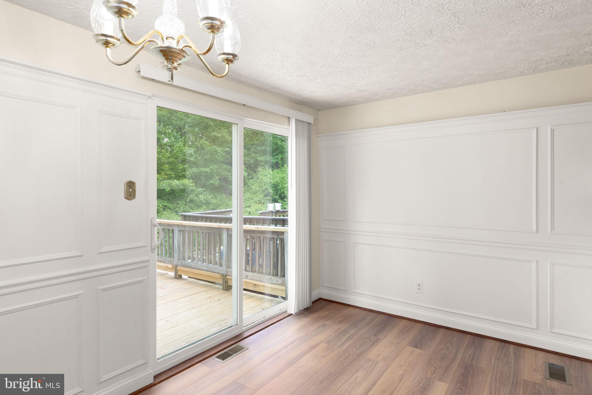 HALLFIELD MANOR - Residential