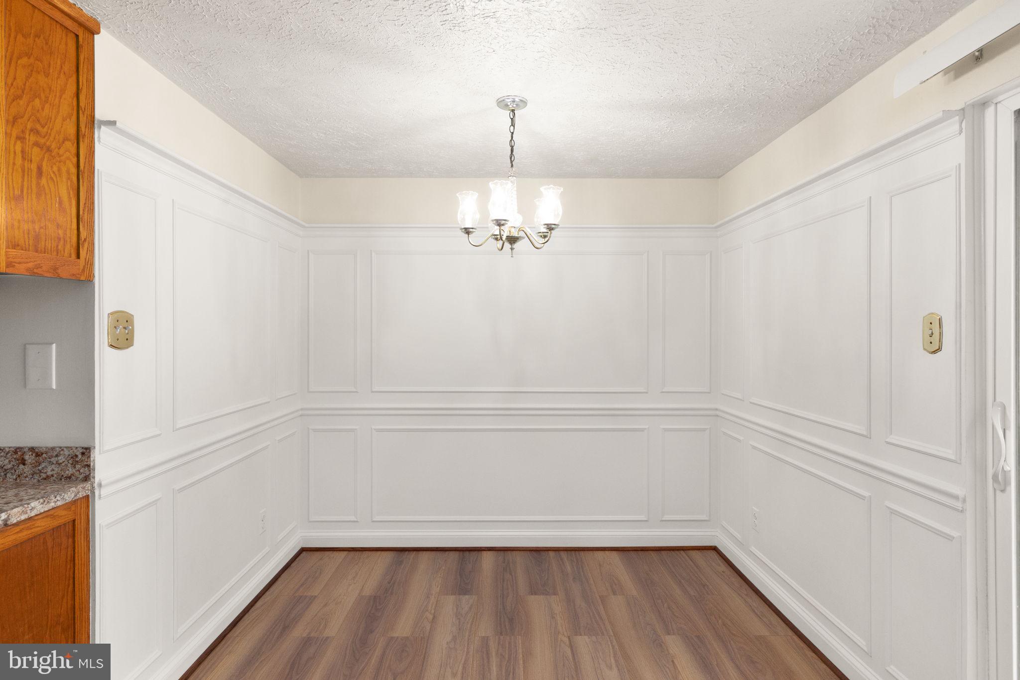 HALLFIELD MANOR - Residential