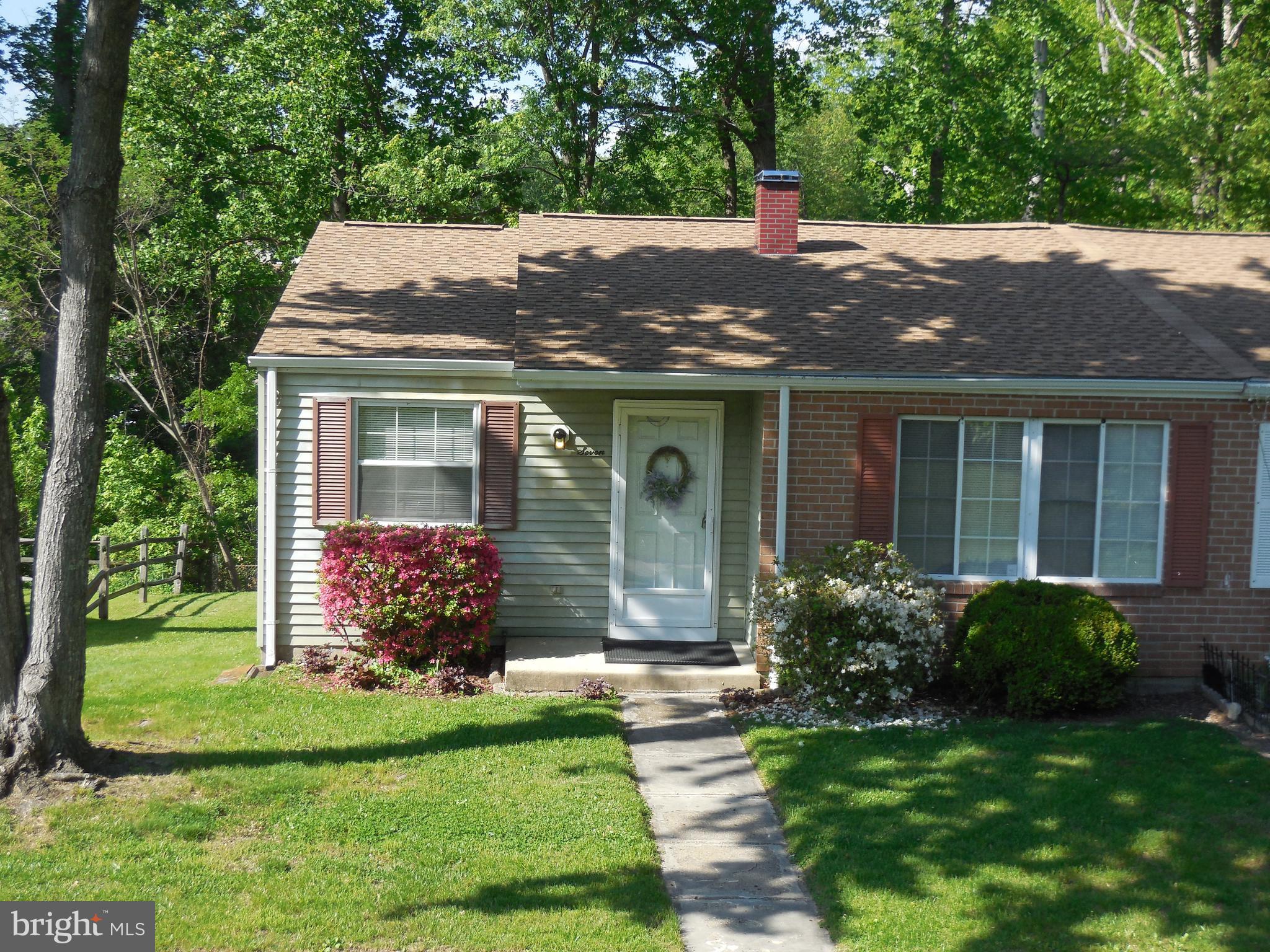 7 CASTELL COURT
