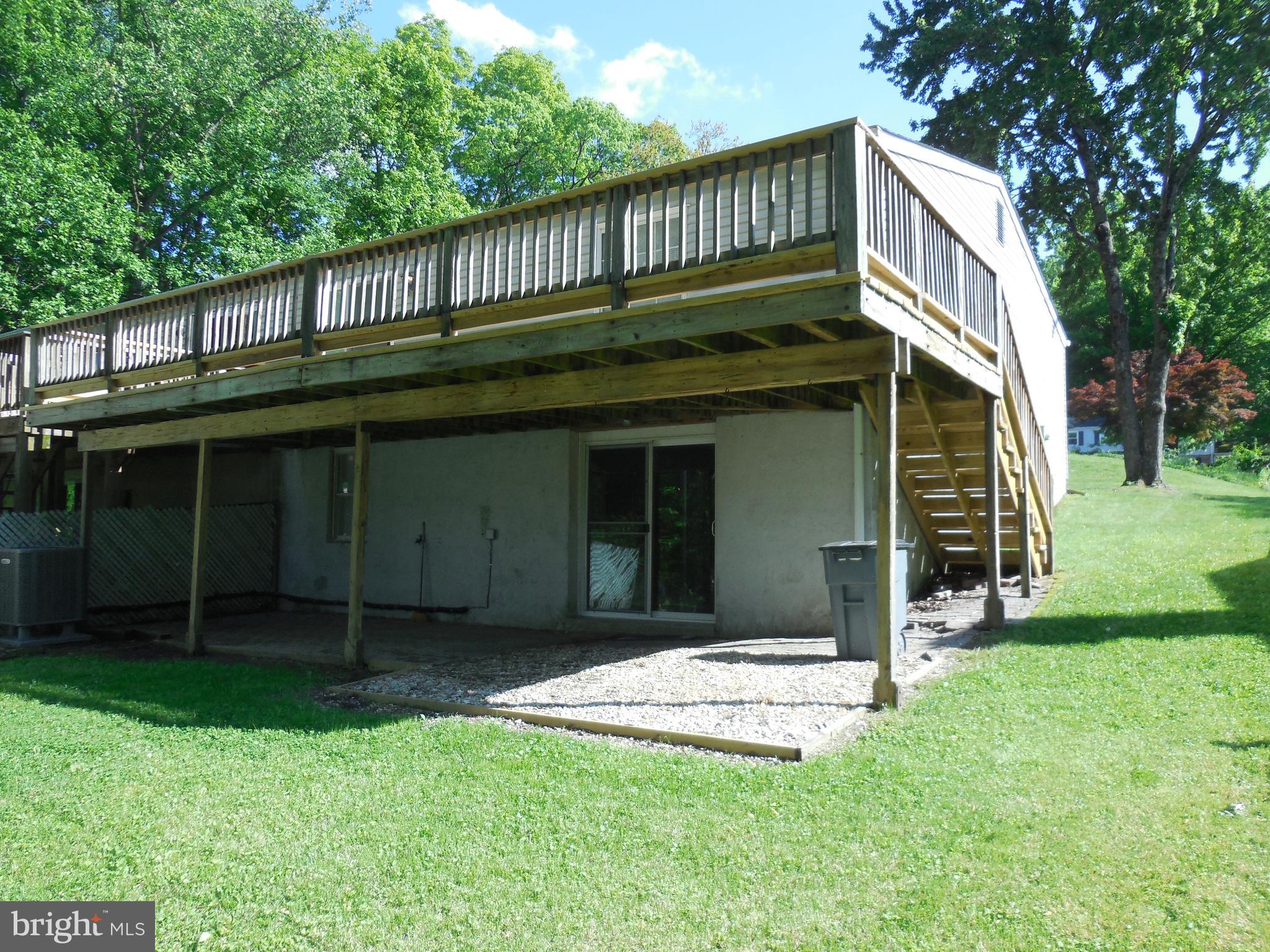 7 CASTELL COURT