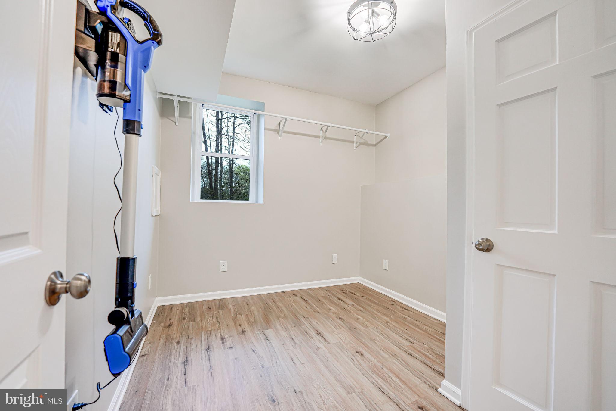 SHADE TREE - Residential