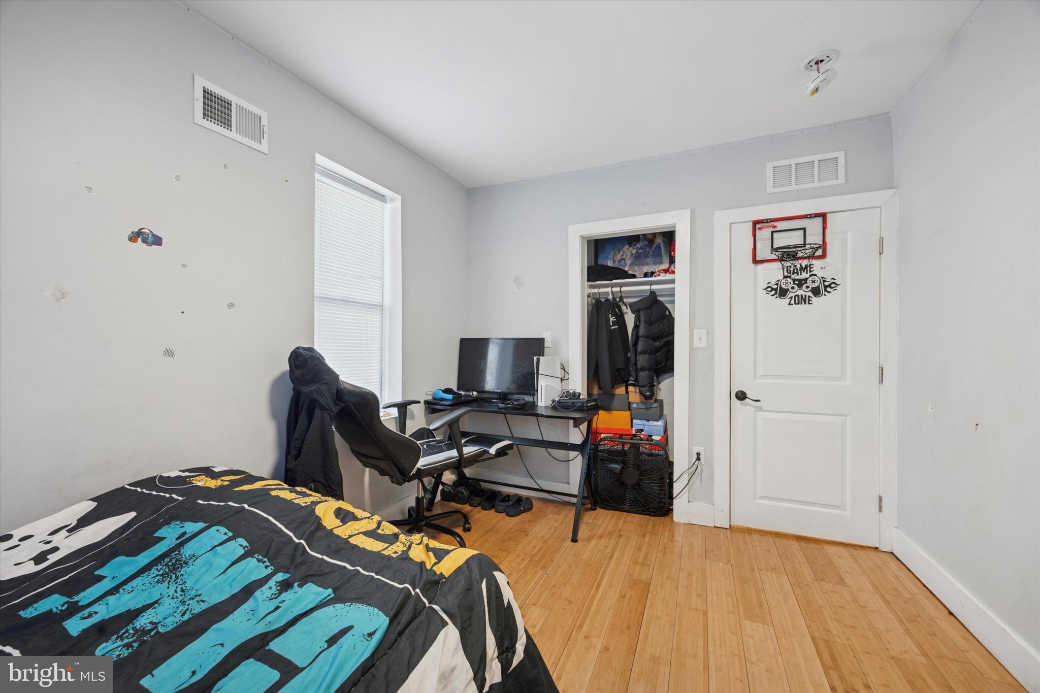 PHILADELPHIA (WEST) - Residential