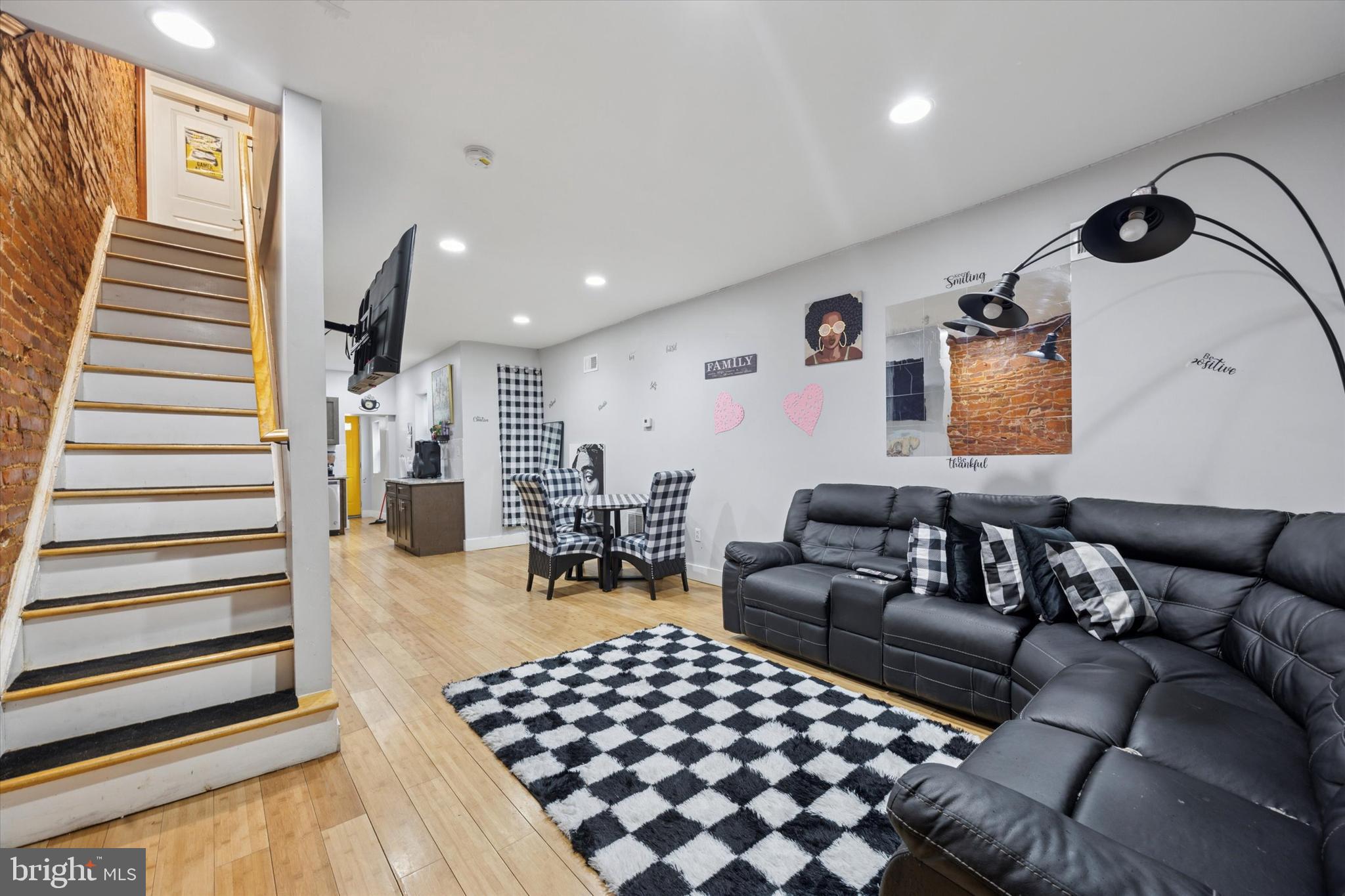 PHILADELPHIA (WEST) - Residential