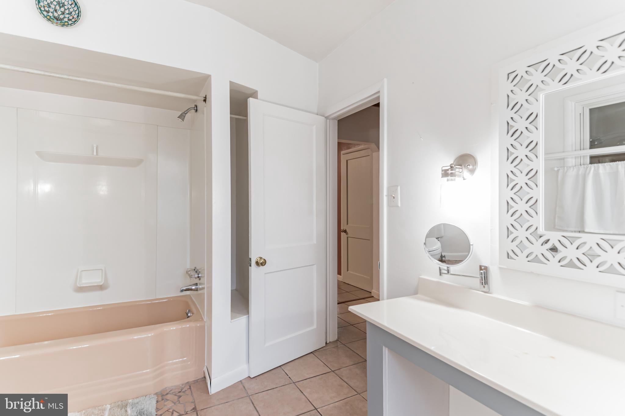 BAUERNSCHMIDT MANOR - Residential