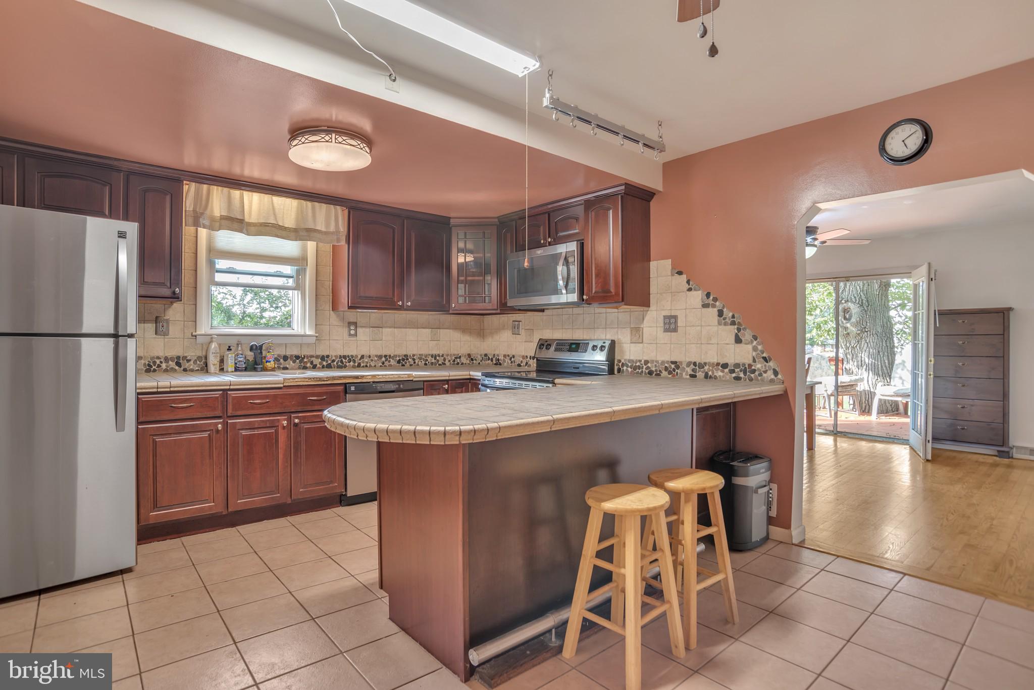 BAUERNSCHMIDT MANOR - Residential